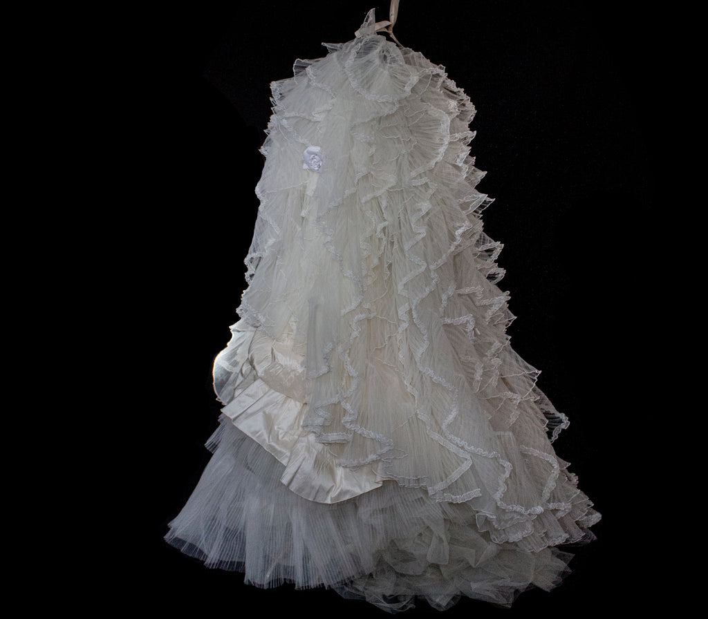 335 - ROMANTIC CREAM SILK TAFFETA VINTAGE WEDDING DRESS: UNIQUE 3-PIECE BALL GOWN WITH RUFFLED CLOUD CAPE - Vague atelier