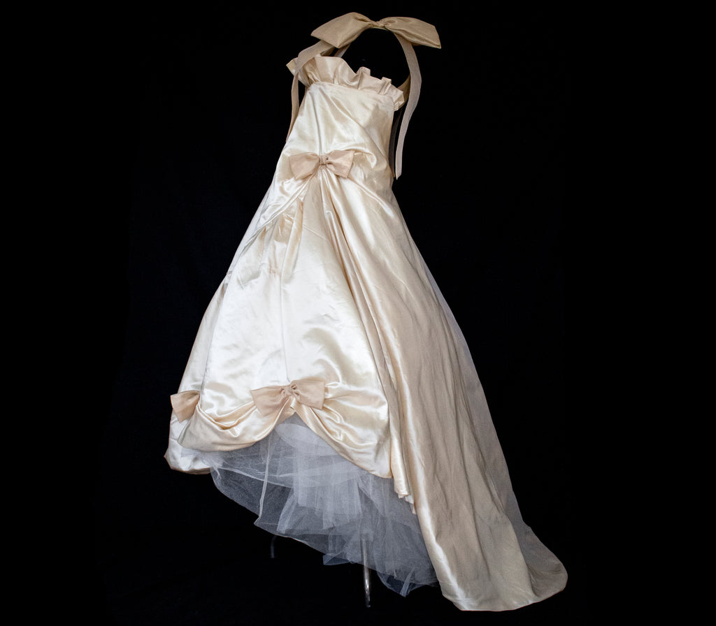 354 - UNIQUE SILK TAFFETA TRAPEZE WEDDING DRESS: CREAM & CARAMEL GOWN WITH MAXI ORGANZA BOWS, OPEN BACK & RUFFLES - Vague atelier