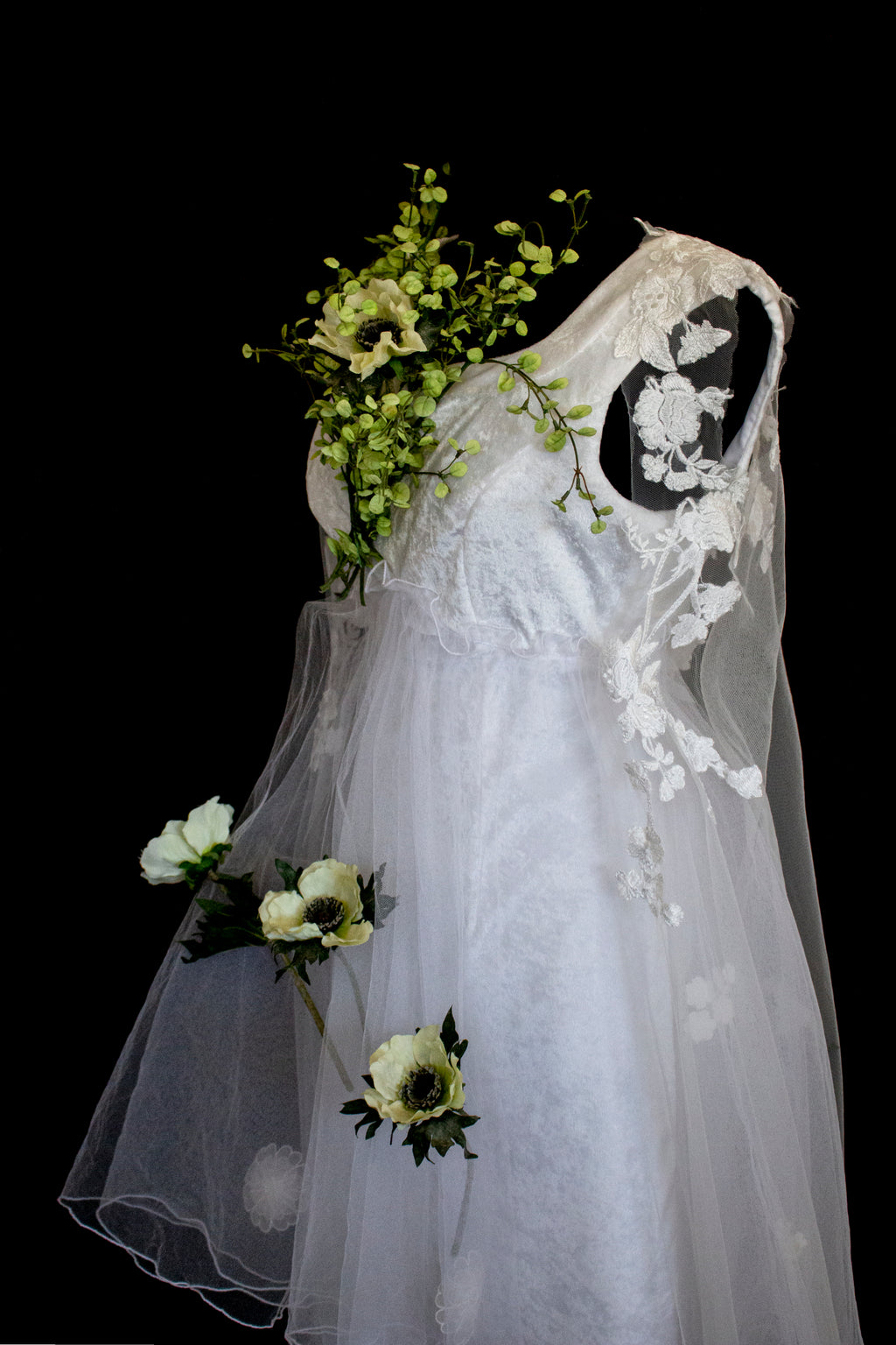 350 - UNIQUE VINTAGE UPCYCLED WEDDING DRESS: PEARL GREY VELVET SHEATH WITH TUTU & MAXI EMBROIDERED BRIDAL CAPE, SPRING BOHO STYLE - Vague atelier