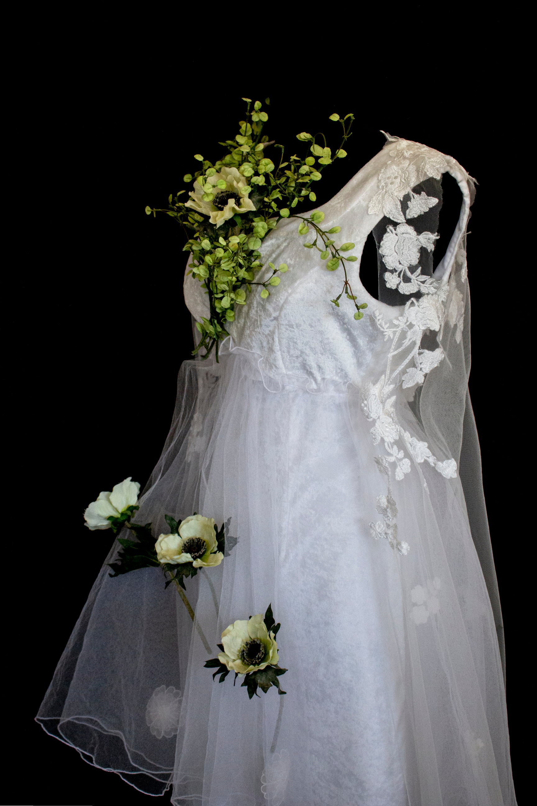 350 - UNIQUE VINTAGE UPCYCLED WEDDING DRESS: PEARL GREY VELVET SHEATH WITH TUTU & MAXI EMBROIDERED BRIDAL CAPE, SPRING BOHO STYLE - Vague atelier