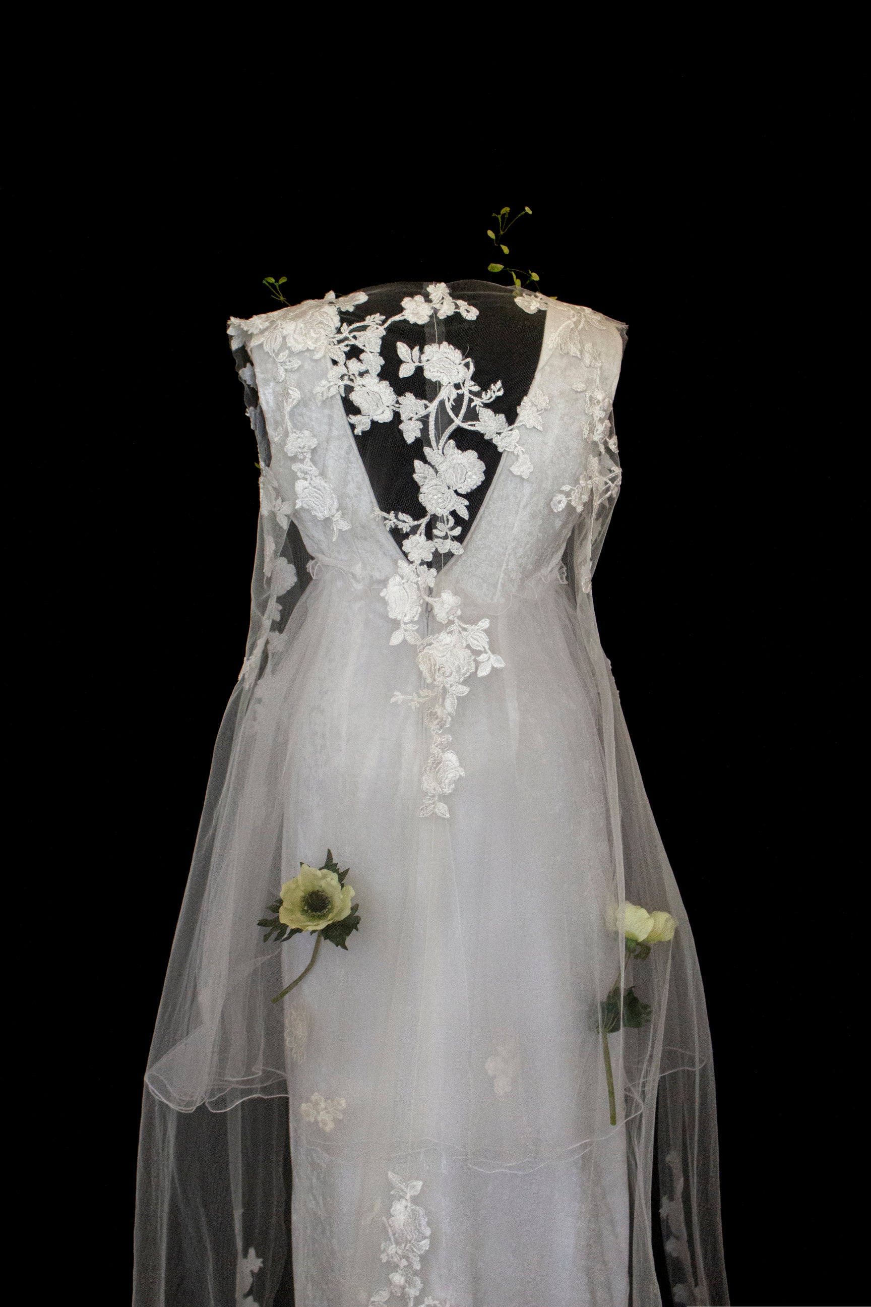 350 - UNIQUE VINTAGE UPCYCLED WEDDING DRESS: PEARL GREY VELVET SHEATH WITH TUTU & MAXI EMBROIDERED BRIDAL CAPE, SPRING BOHO STYLE - Vague atelier