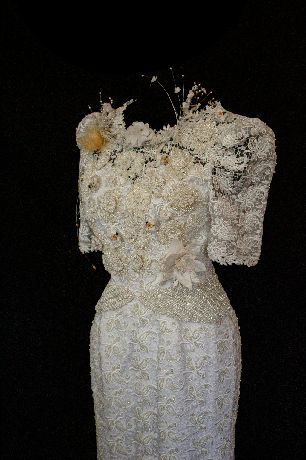 359 - VINTAGE 80s BEADED LACE SHEATH DRESS: WHITE & GOLD WEDDING GOWN WITH 3D FLORAL DETAILS