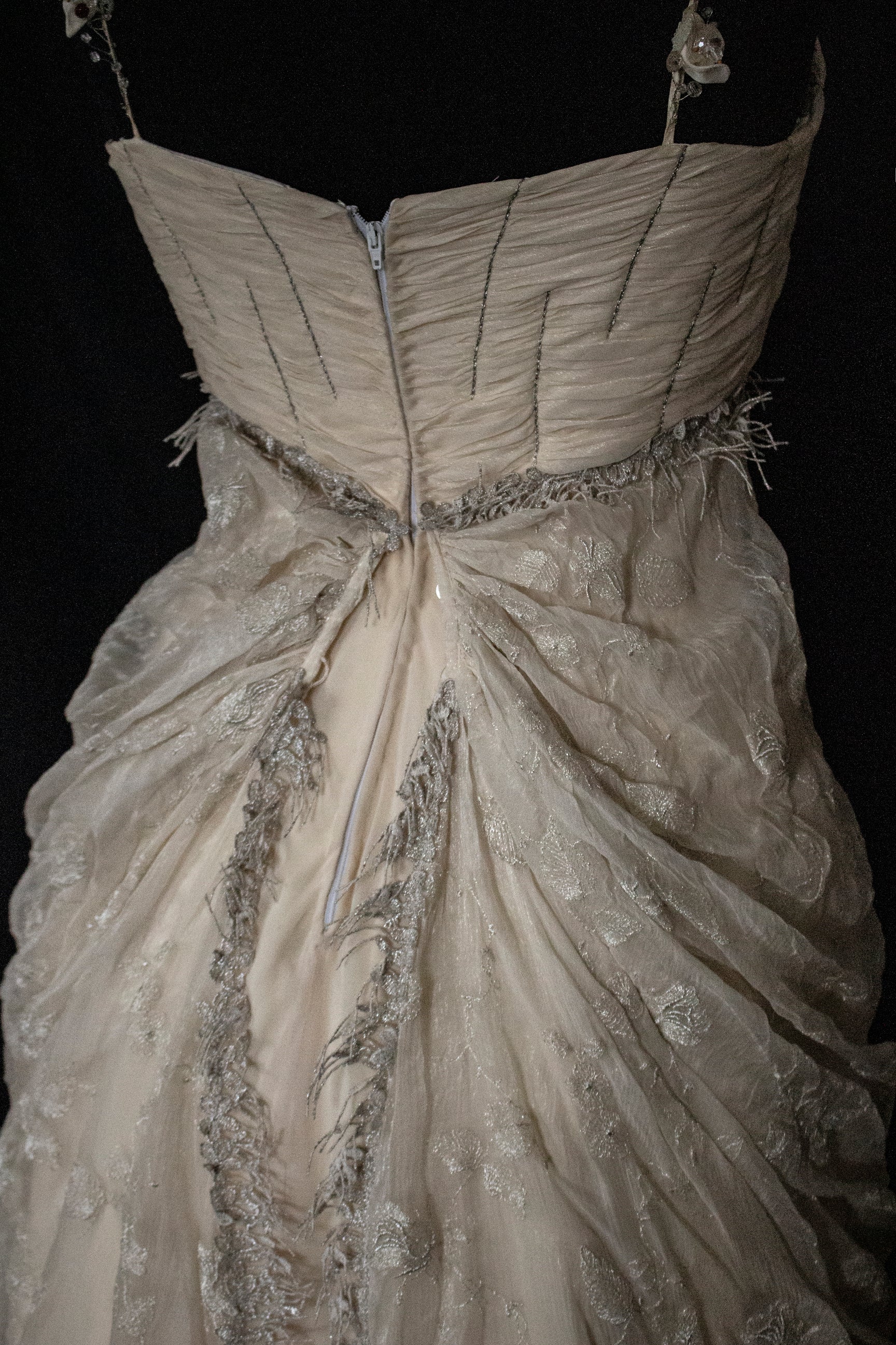 336 - DARK BEIGE SILK EMPIRE WEDDING DRESS: VINTAGE 90s GOWN WITH ROARING 20s DETAILS & SILVER EMBROIDERY - Vague atelier