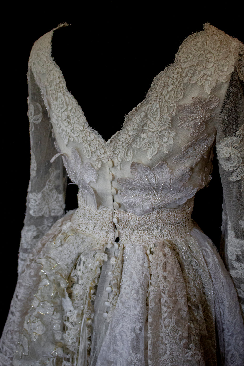 356 - VINTAGE 90s UPCYCLED LACE WEDDING DRESS: IVORY GOWN WITH POLKA DOT TULLE & ANTIQUE MACRAME DETAILS - Vague atelier