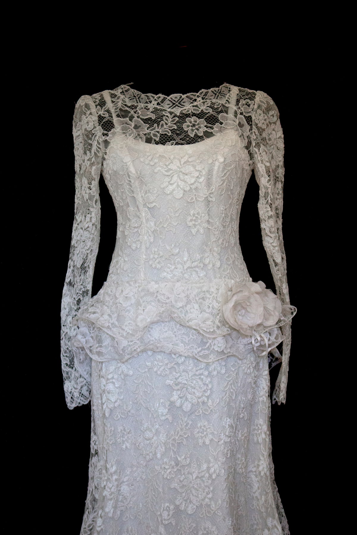1980s Vintage Macramé Lace Sheath Wedding Dress | Full Train Gown - 377