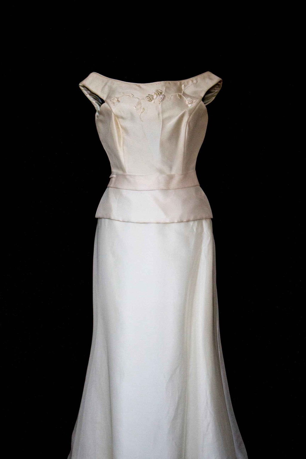 275 - MINIMALIST ELEGANT VINTAGE SILK ORGANZA BRIDAL SET: BATEAU TOP & A-LINE SKIRT WITH BACK BOW