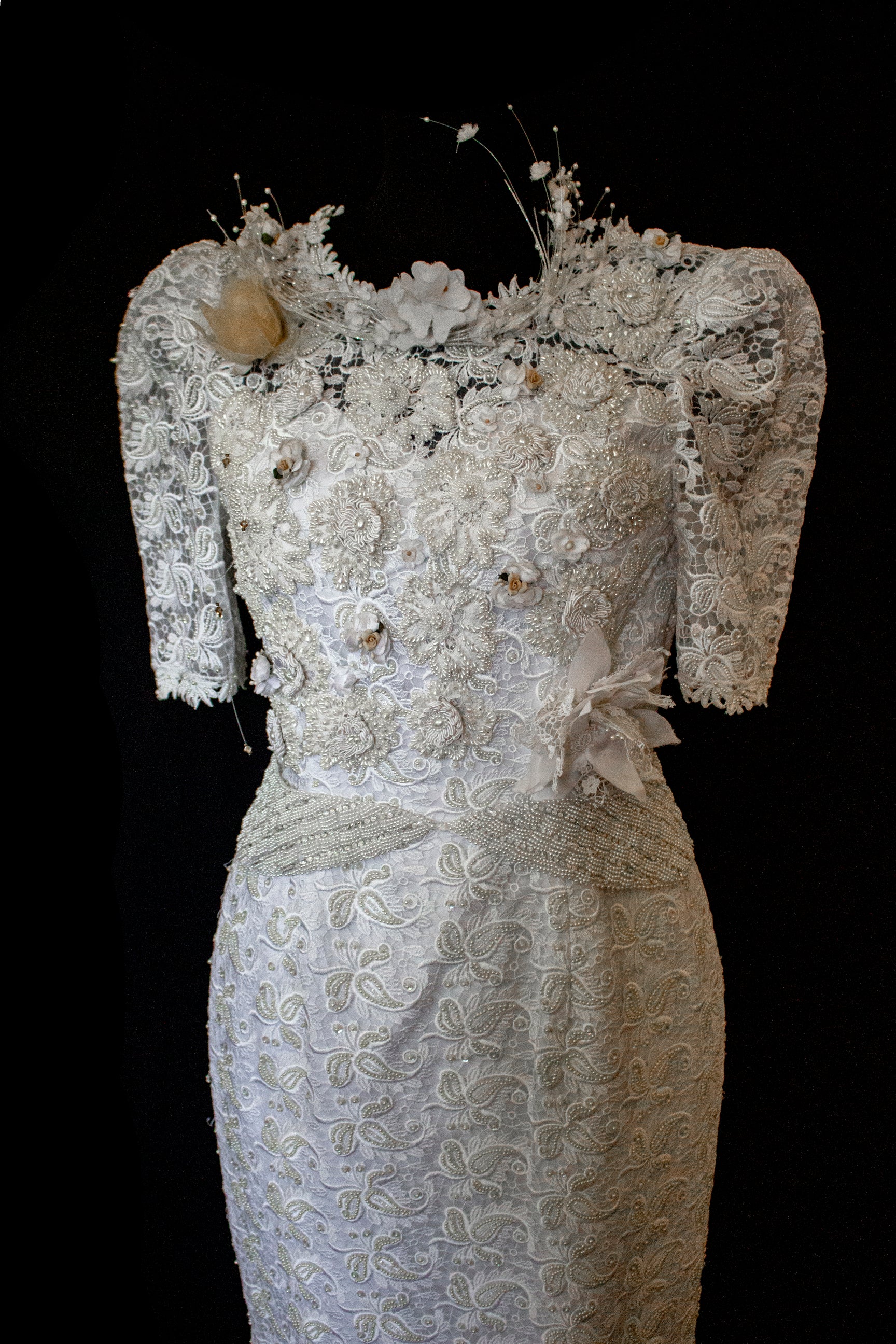 359 - VINTAGE 80s BEADED LACE SHEATH DRESS: WHITE & GOLD WEDDING GOWN WITH 3D FLORAL DETAILS
