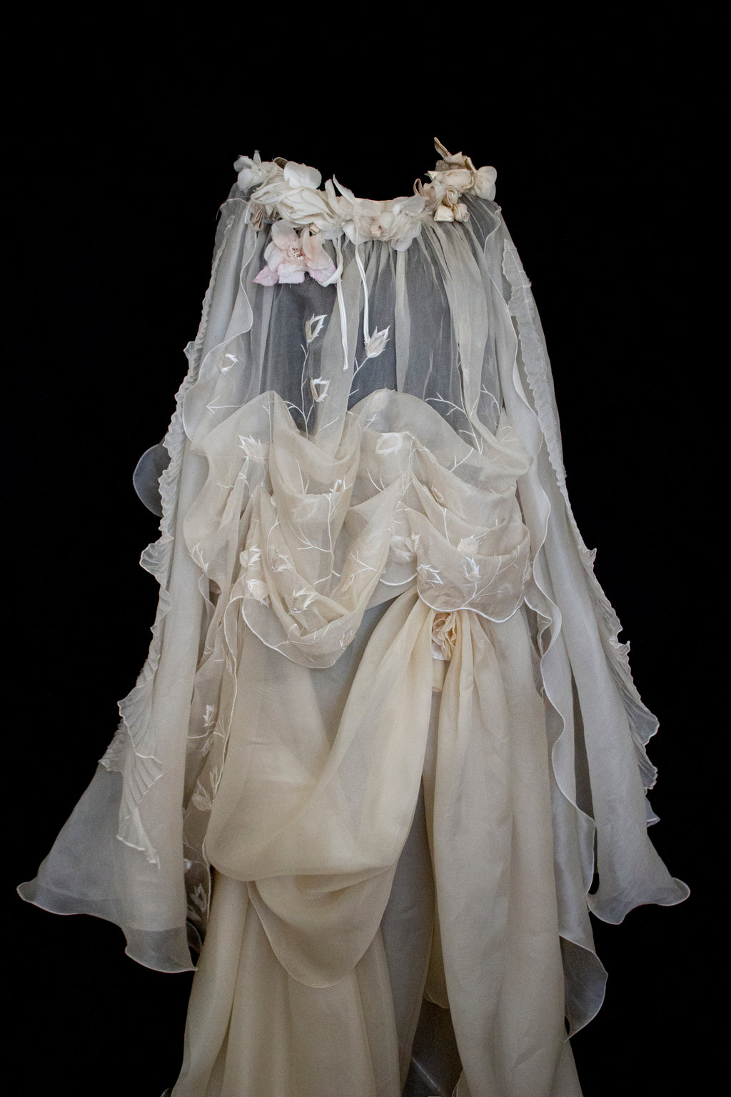 323 - BUCOLIC SILK ORGANDIE WEDDING SET: VINTAGE BUTTERFLY CAPE & DRAPED SKIRT - Vague atelier