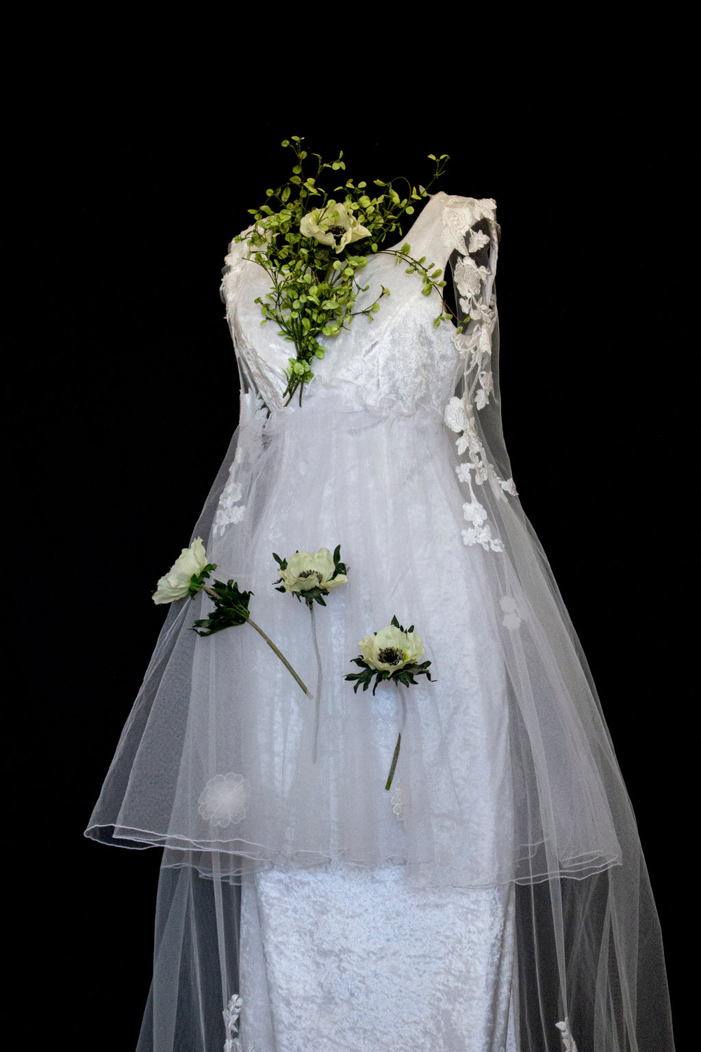 350 - UNIQUE VINTAGE UPCYCLED WEDDING DRESS: PEARL GREY VELVET SHEATH WITH TUTU & MAXI EMBROIDERED BRIDAL CAPE, SPRING BOHO STYLE - Vague atelier