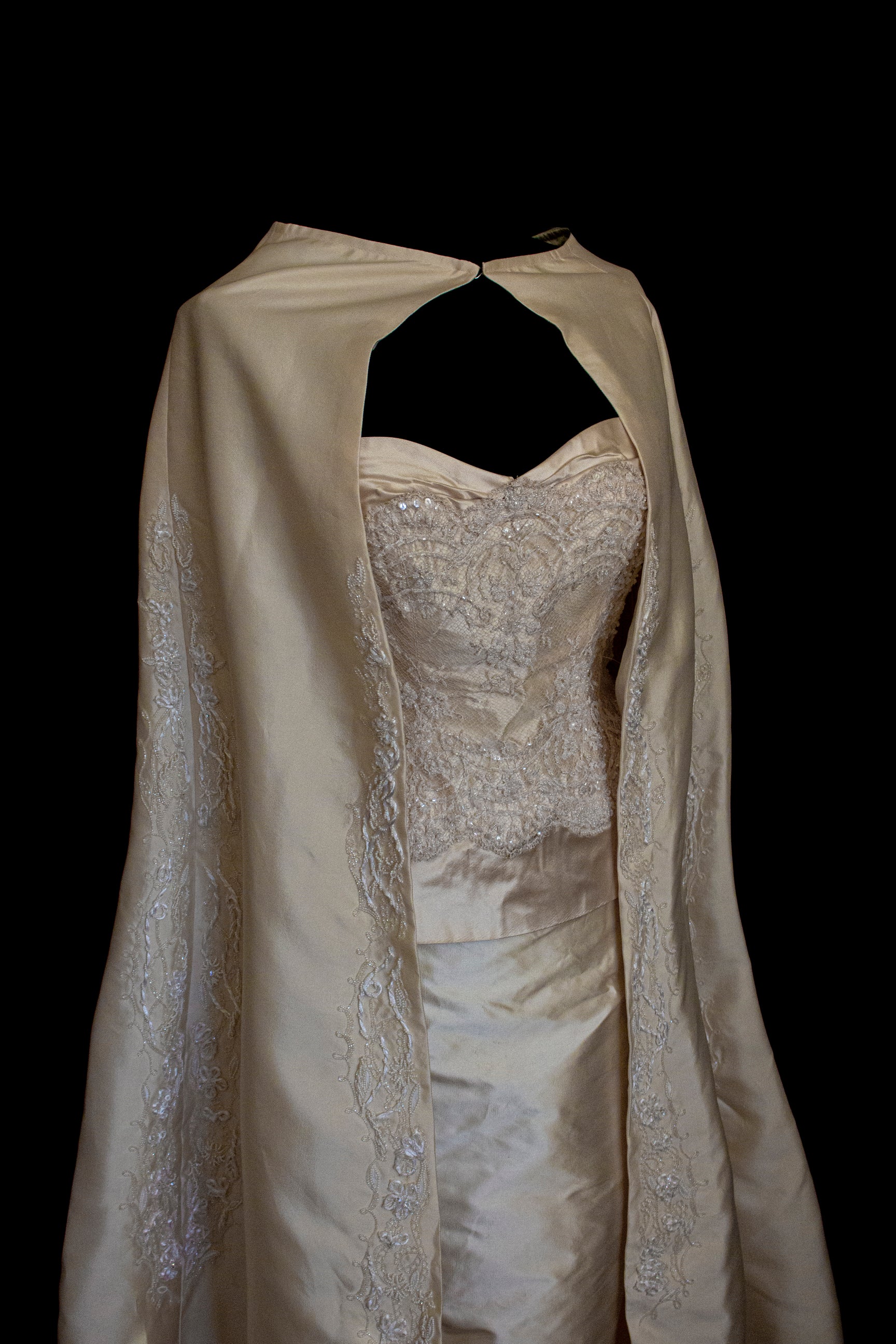 334 - IVORY SILK MIKADO VINTAGE WEDDING DRESS: COLUMN GOWN WITH EMBROIDERED CAPE & CRYSTALS - Vague atelier