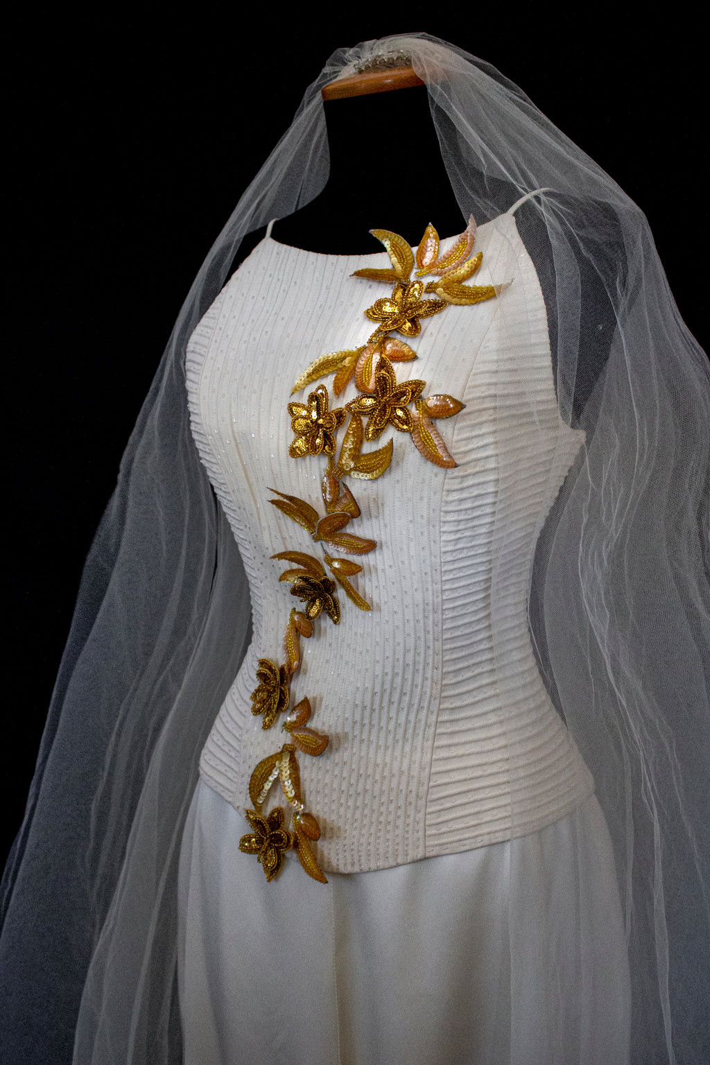 300 - SOPHISTICATED PURE SILK VINTAGE BRIDAL SET: HALTER TOP WITH ANTIQUE GOLD SEQUIN FLOWERS & MATCHING VEIL - Vague atelier