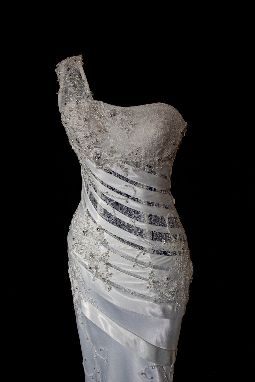 328 - SENSUAL Y2K VINTAGE BRIDAL MERMAID: SHEER ONE-SHOULDER STRETCH SATIN WITH EMBROIDERY - Vague atelier