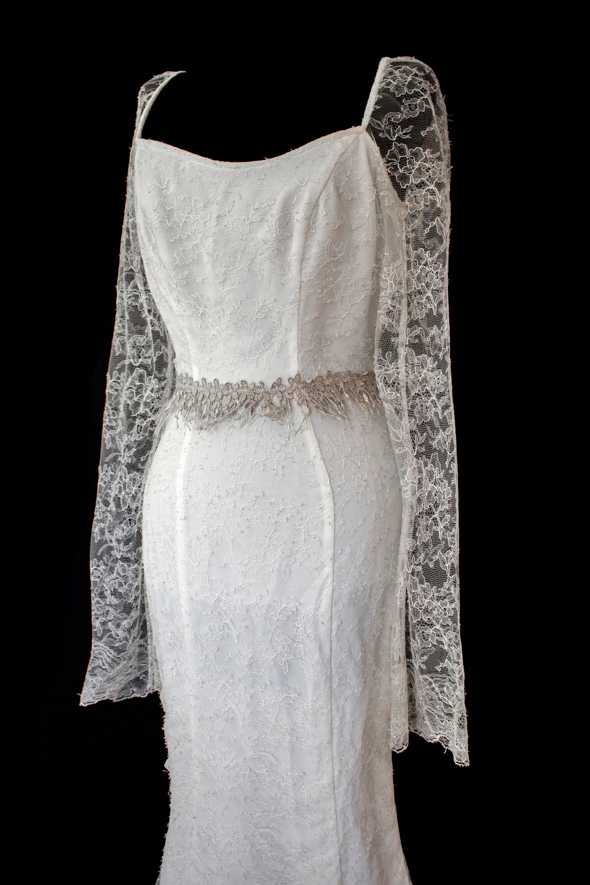 Vintage Chantilly Lace Mermaid Wedding Dress | Full Train Gown - 379