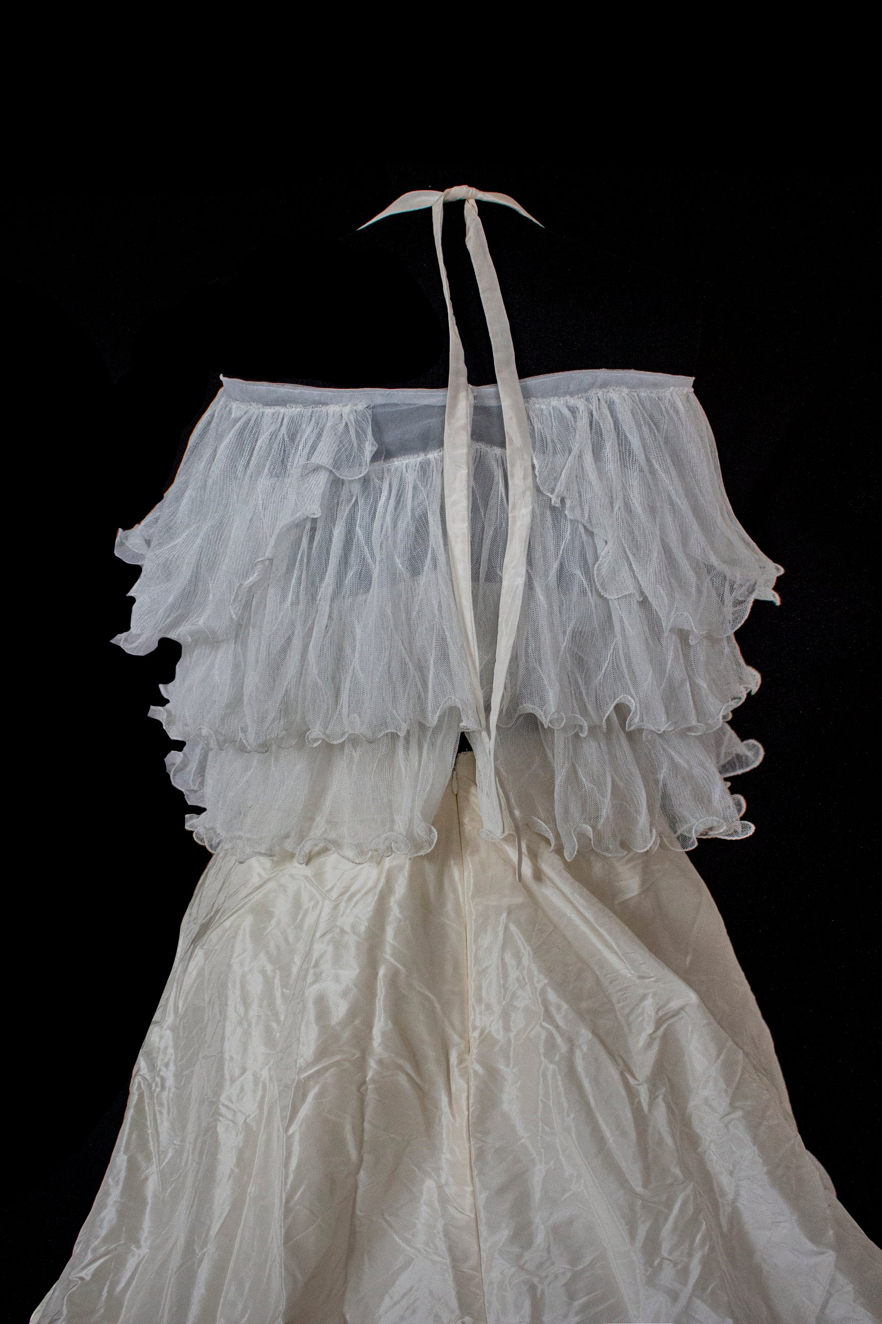 335 - ROMANTIC CREAM SILK TAFFETA VINTAGE WEDDING DRESS: UNIQUE 3-PIECE BALL GOWN WITH RUFFLED CLOUD CAPE - Vague atelier