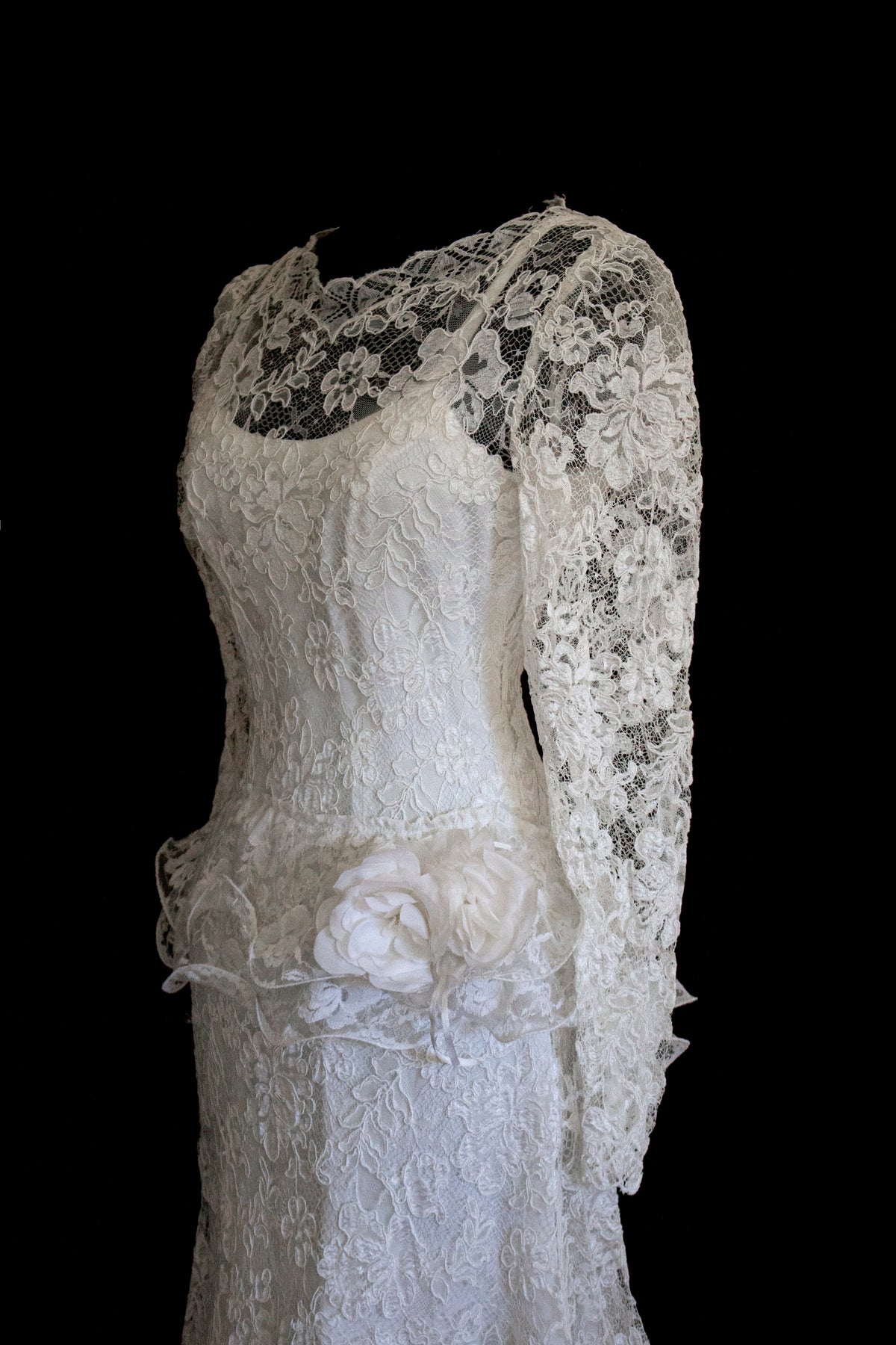 1980s Vintage Macramé Lace Sheath Wedding Dress | Full Train Gown - 377