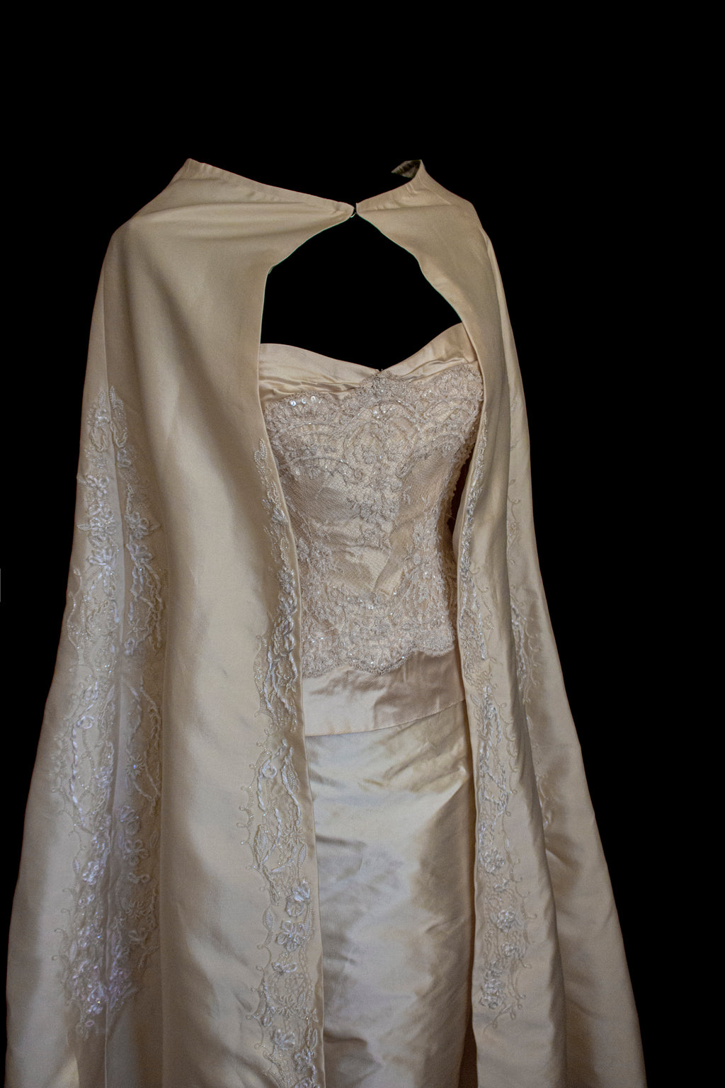 334 - IVORY SILK MIKADO VINTAGE WEDDING DRESS: COLUMN GOWN WITH EMBROIDERED CAPE & CRYSTALS - Vague atelier