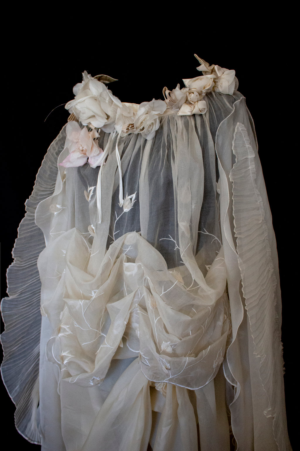 323 - BUCOLIC SILK ORGANDIE WEDDING SET: VINTAGE BUTTERFLY CAPE & DRAPED SKIRT - Vague atelier