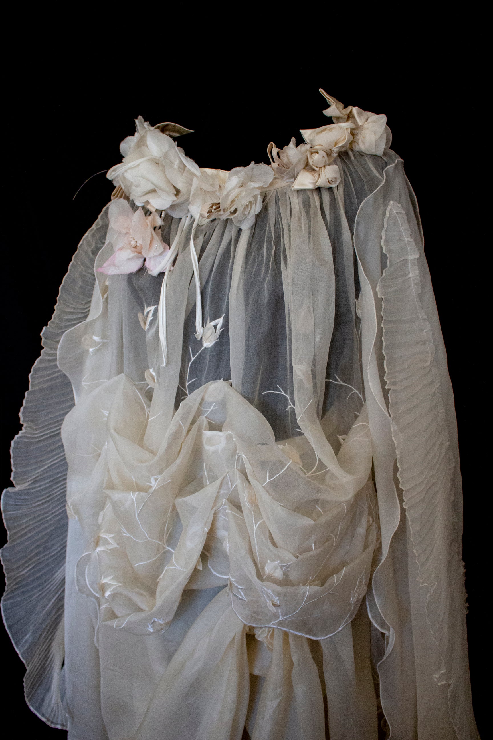 323 - BUCOLIC SILK ORGANDIE WEDDING SET: VINTAGE BUTTERFLY CAPE & DRAPED SKIRT - Vague atelier