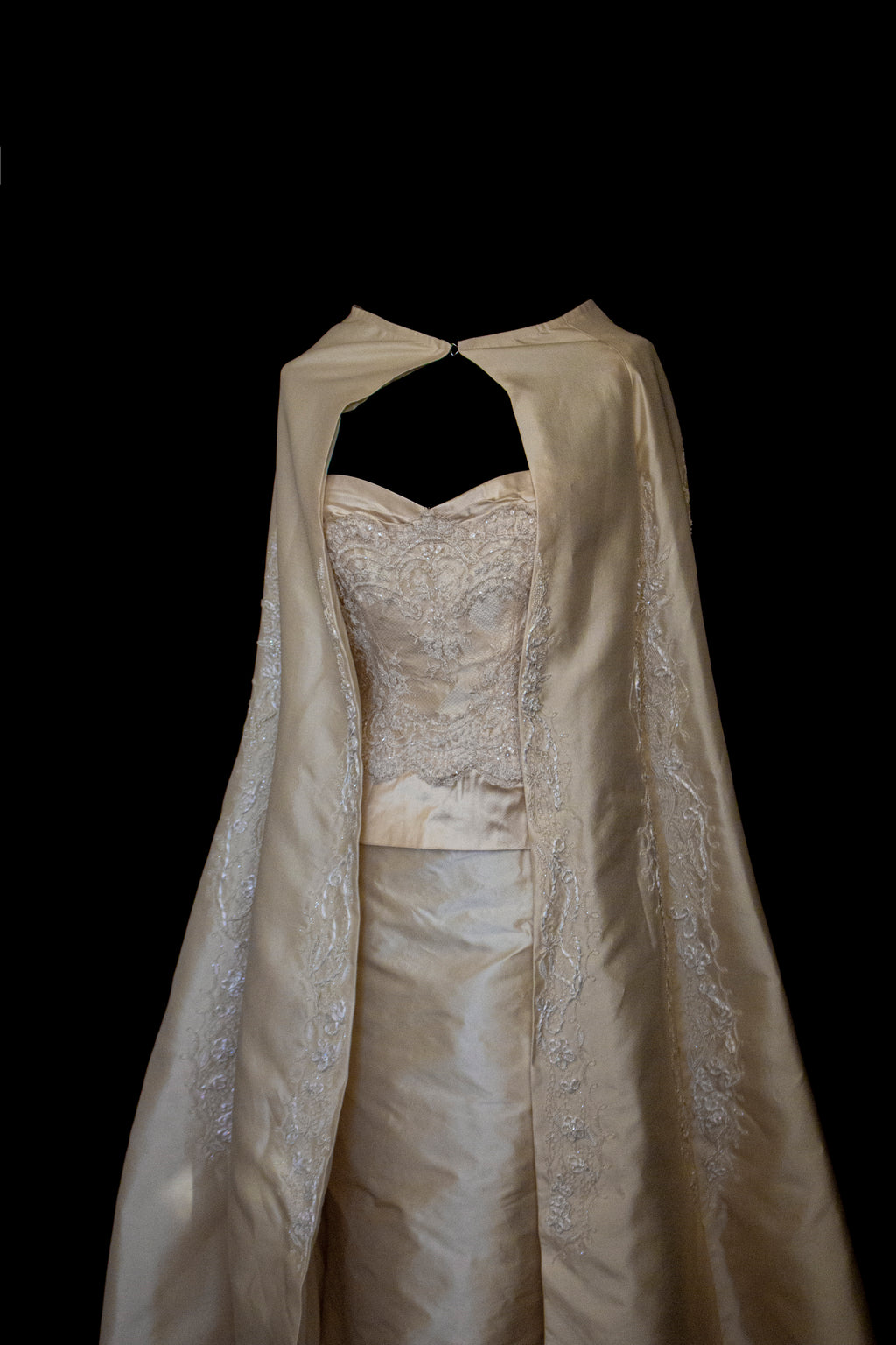 334 - IVORY SILK MIKADO VINTAGE WEDDING DRESS: COLUMN GOWN WITH EMBROIDERED CAPE & CRYSTALS - Vague atelier