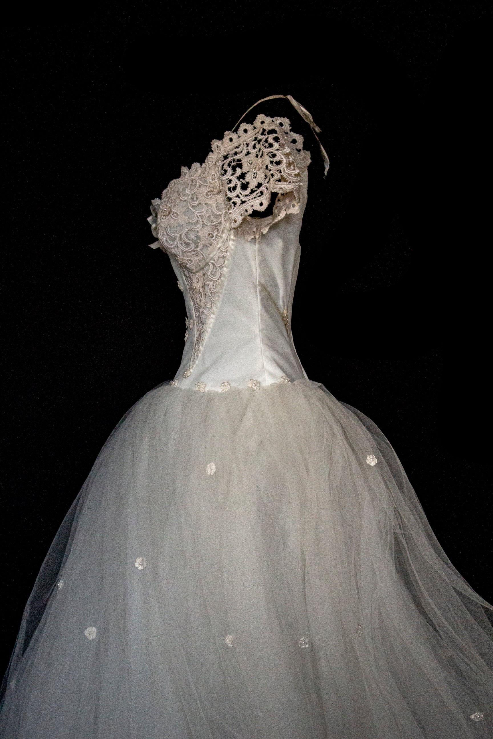 250 - MAJESTIC VINTAGE PRINCESS BALL GOWN: VOLUMINOUS TULLE & MACRAMÉ WITH 3D FLORAL EMBROIDERY