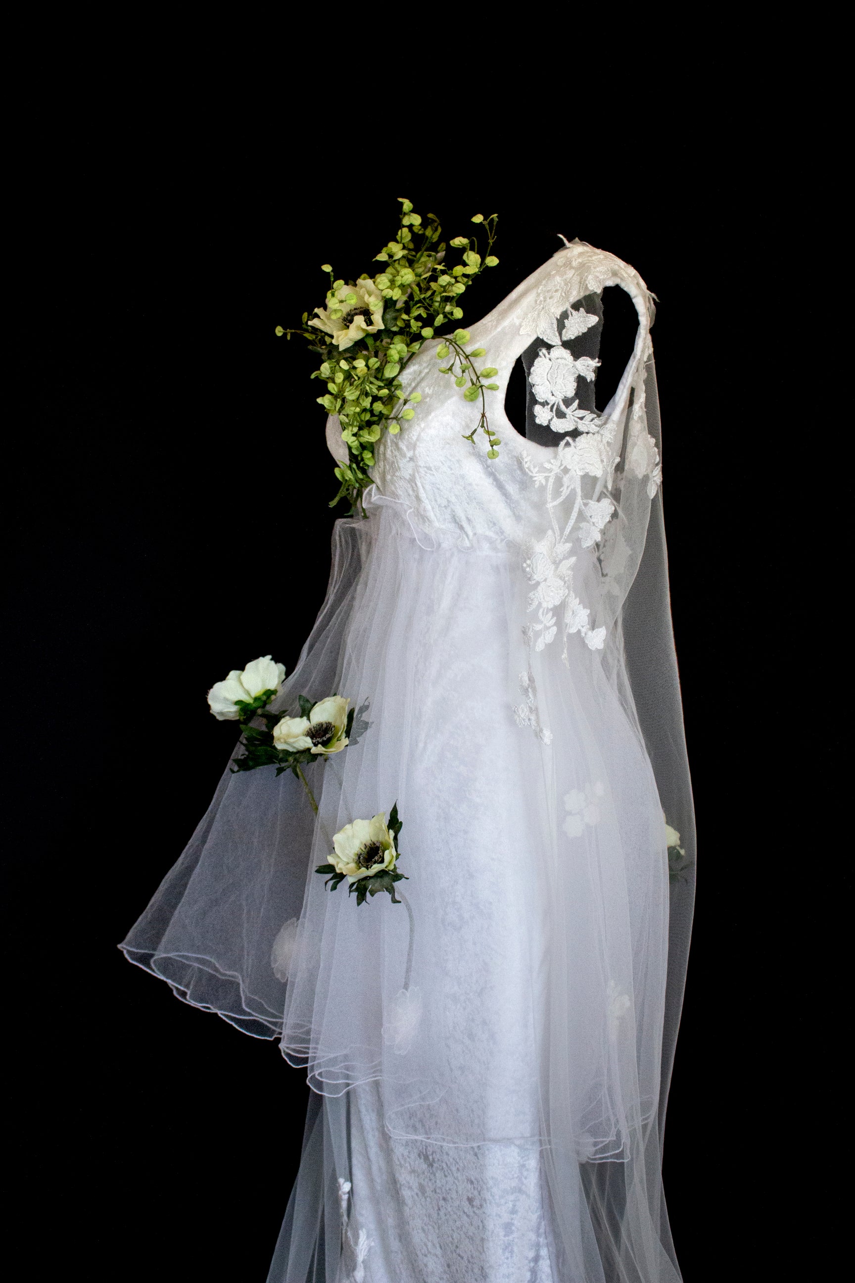 350 - UNIQUE VINTAGE UPCYCLED WEDDING DRESS: PEARL GREY VELVET SHEATH WITH TUTU & MAXI EMBROIDERED BRIDAL CAPE, SPRING BOHO STYLE - Vague atelier