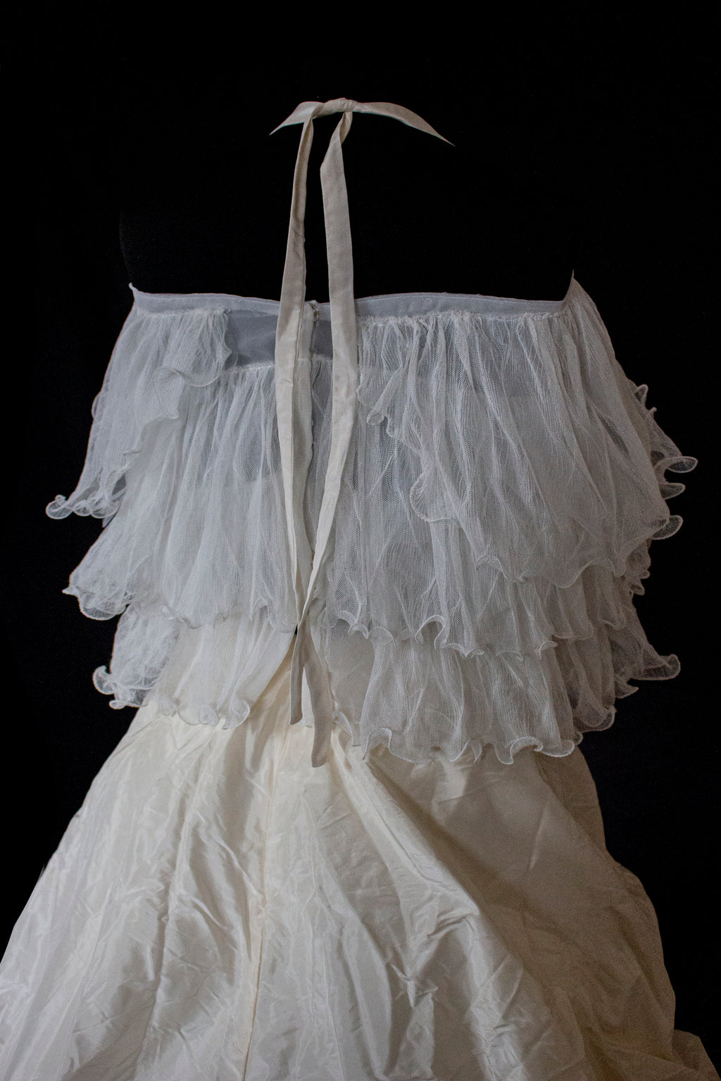 335 - ROMANTIC CREAM SILK TAFFETA VINTAGE WEDDING DRESS: UNIQUE 3-PIECE BALL GOWN WITH RUFFLED CLOUD CAPE - Vague atelier