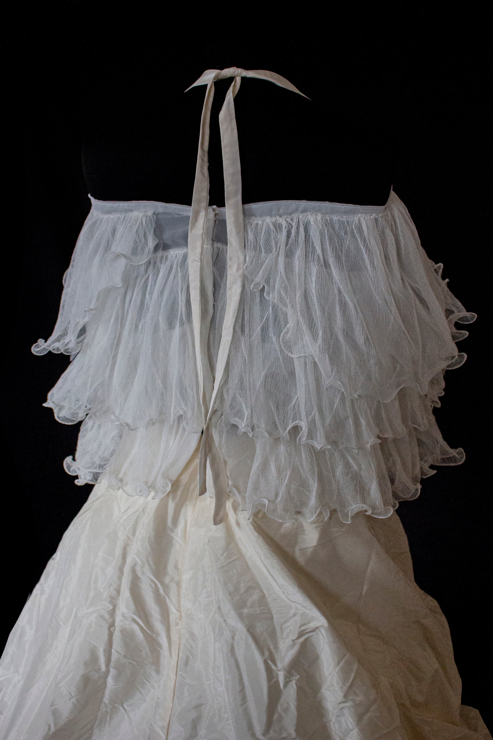 335 - ROMANTIC CREAM SILK TAFFETA VINTAGE WEDDING DRESS: UNIQUE 3-PIECE BALL GOWN WITH RUFFLED CLOUD CAPE - Vague atelier