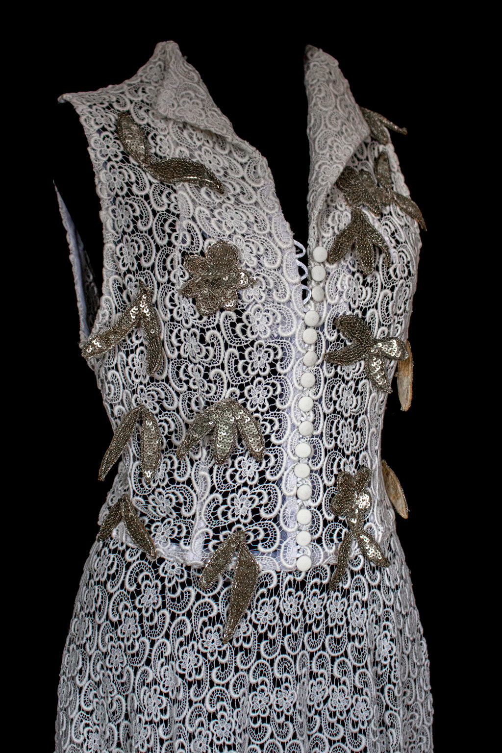 265 - RARE BOHO VINTAGE MACRAMÉ LACE SHIRT-DRESS: SOPHISTICATED CHEMISIER BRIDAL GOWN WITH SILVER SEQUINS - Vague atelier