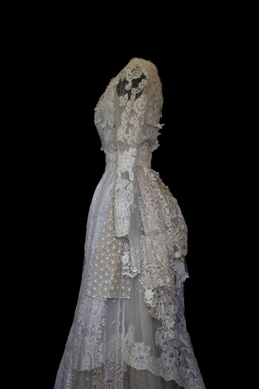 356 - VINTAGE 90s UPCYCLED LACE WEDDING DRESS: IVORY GOWN WITH POLKA DOT TULLE & ANTIQUE MACRAME DETAILS - Vague atelier