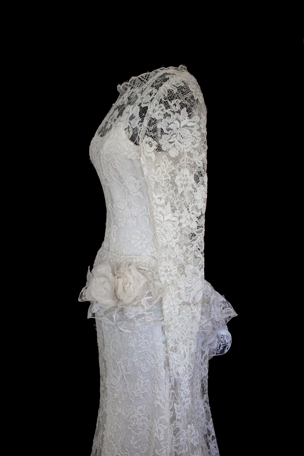 1980s Vintage Macramé Lace Sheath Wedding Dress | Full Train Gown - 377