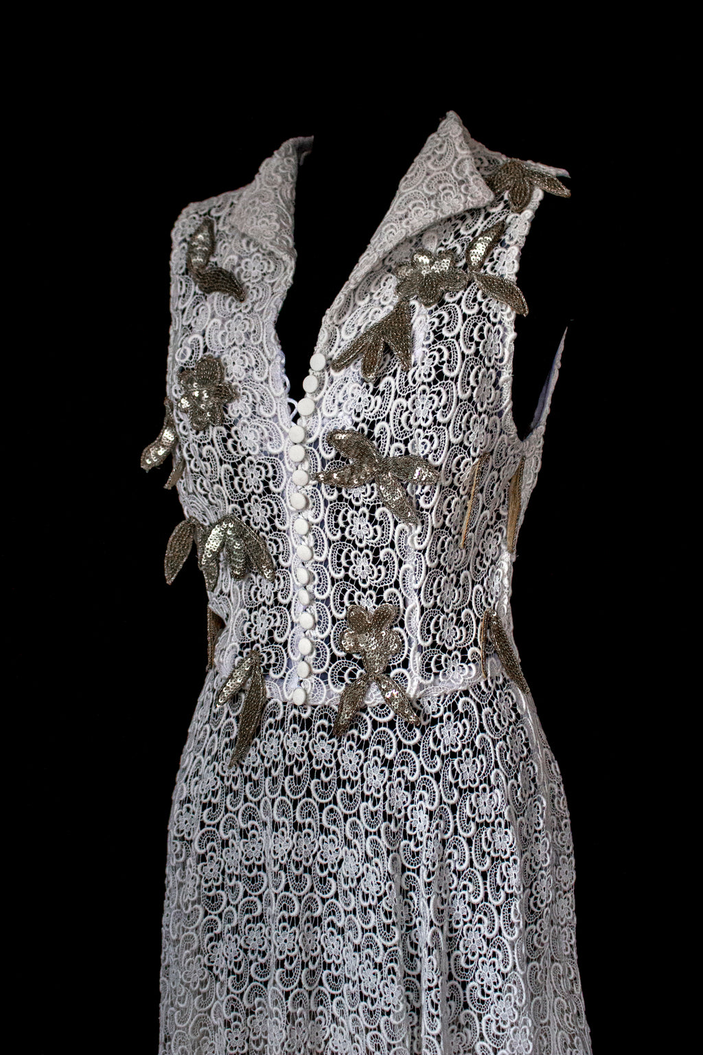 265 - RARE BOHO VINTAGE MACRAMÉ LACE SHIRT-DRESS: SOPHISTICATED CHEMISIER BRIDAL GOWN WITH SILVER SEQUINS - Vague atelier