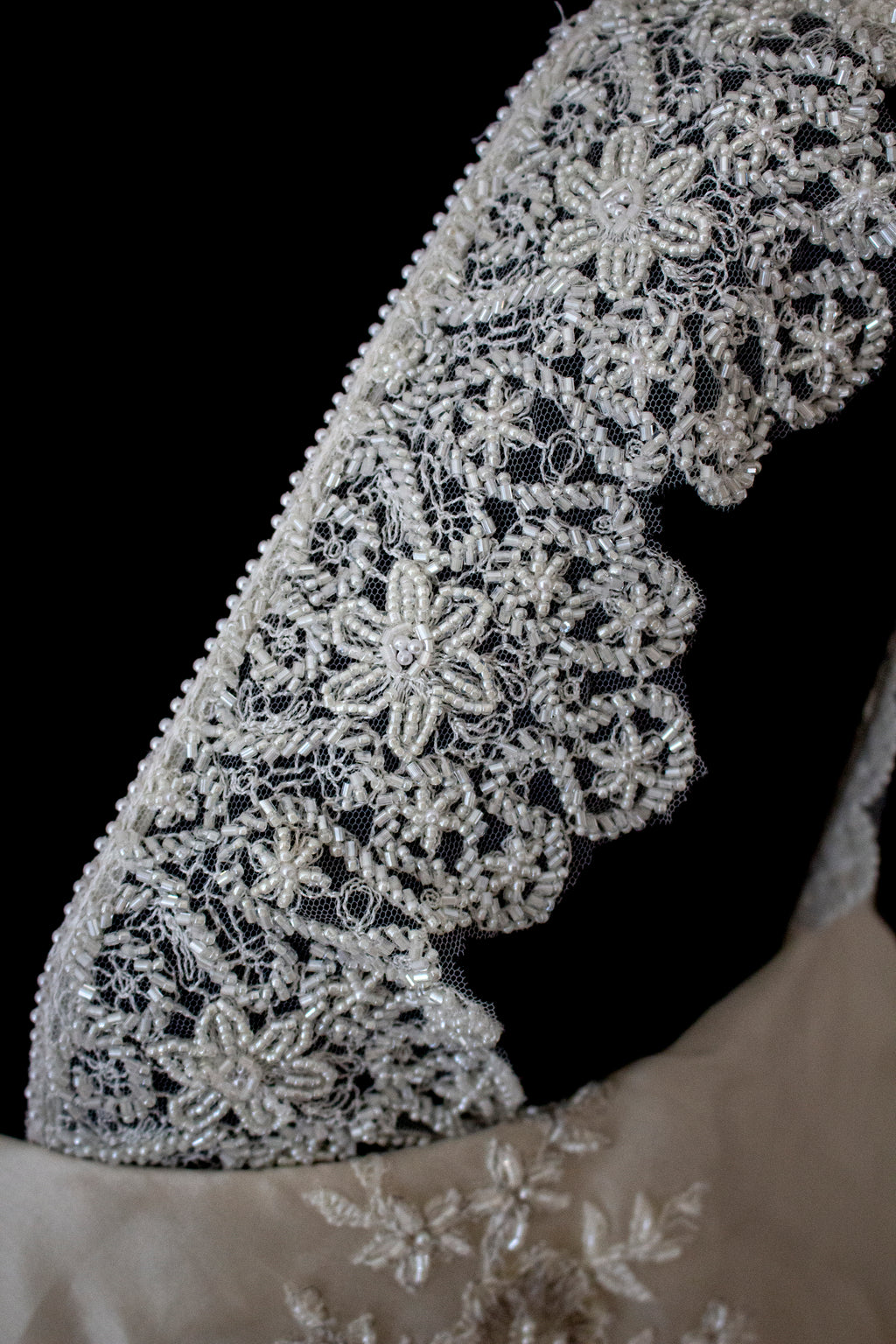 344 - UNIQUE UPCYCLED SILK ORGANZA WEDDING DRESS: PEARL GREY & BRONZE RUFFLED GOWN, SILVER EMBROIDERY, LUXURY SUSTAINABLE BRIDAL DRESS - Vague atelier