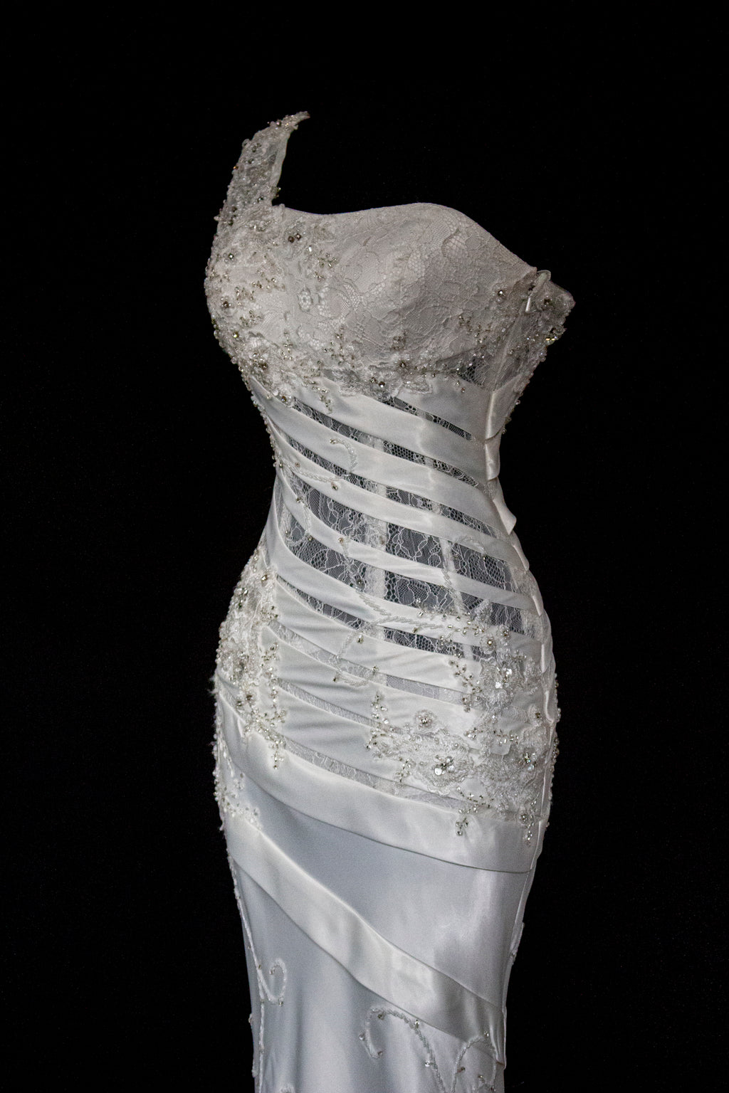 328 - SENSUAL Y2K VINTAGE BRIDAL MERMAID: SHEER ONE-SHOULDER STRETCH SATIN WITH EMBROIDERY - Vague atelier
