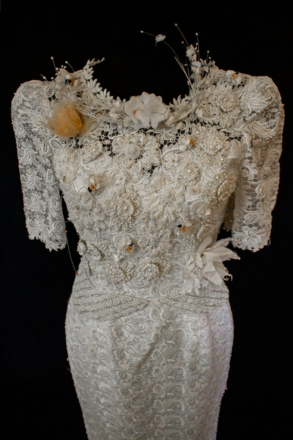359 - VINTAGE 80s BEADED LACE SHEATH DRESS: WHITE & GOLD WEDDING GOWN WITH 3D FLORAL DETAILS