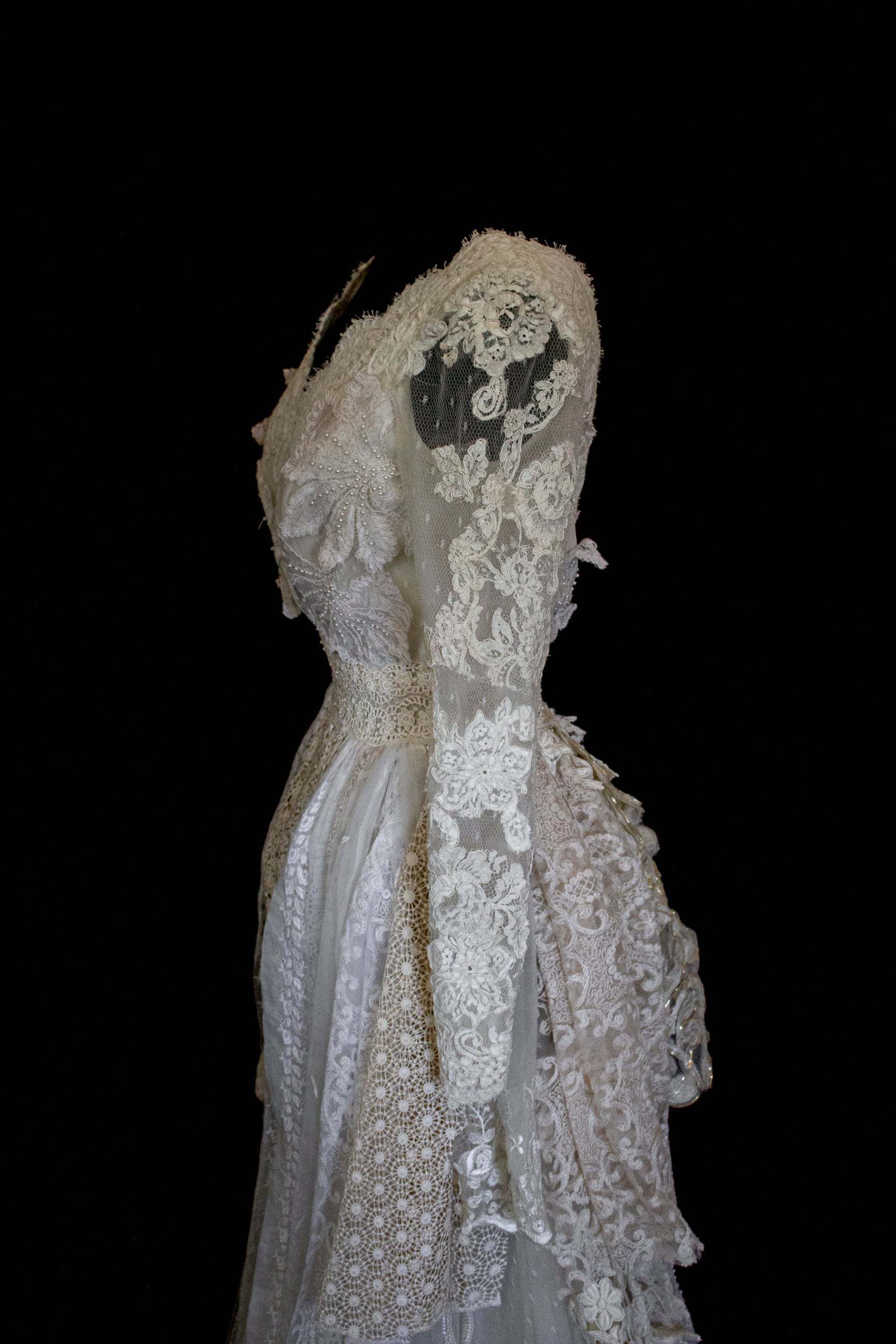 356 - VINTAGE 90s UPCYCLED LACE WEDDING DRESS: IVORY GOWN WITH POLKA DOT TULLE & ANTIQUE MACRAME DETAILS - Vague atelier