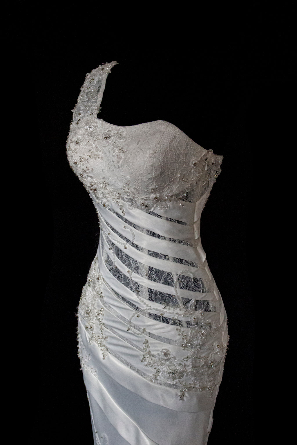 328 - SENSUAL Y2K VINTAGE BRIDAL MERMAID: SHEER ONE-SHOULDER STRETCH SATIN WITH EMBROIDERY - Vague atelier