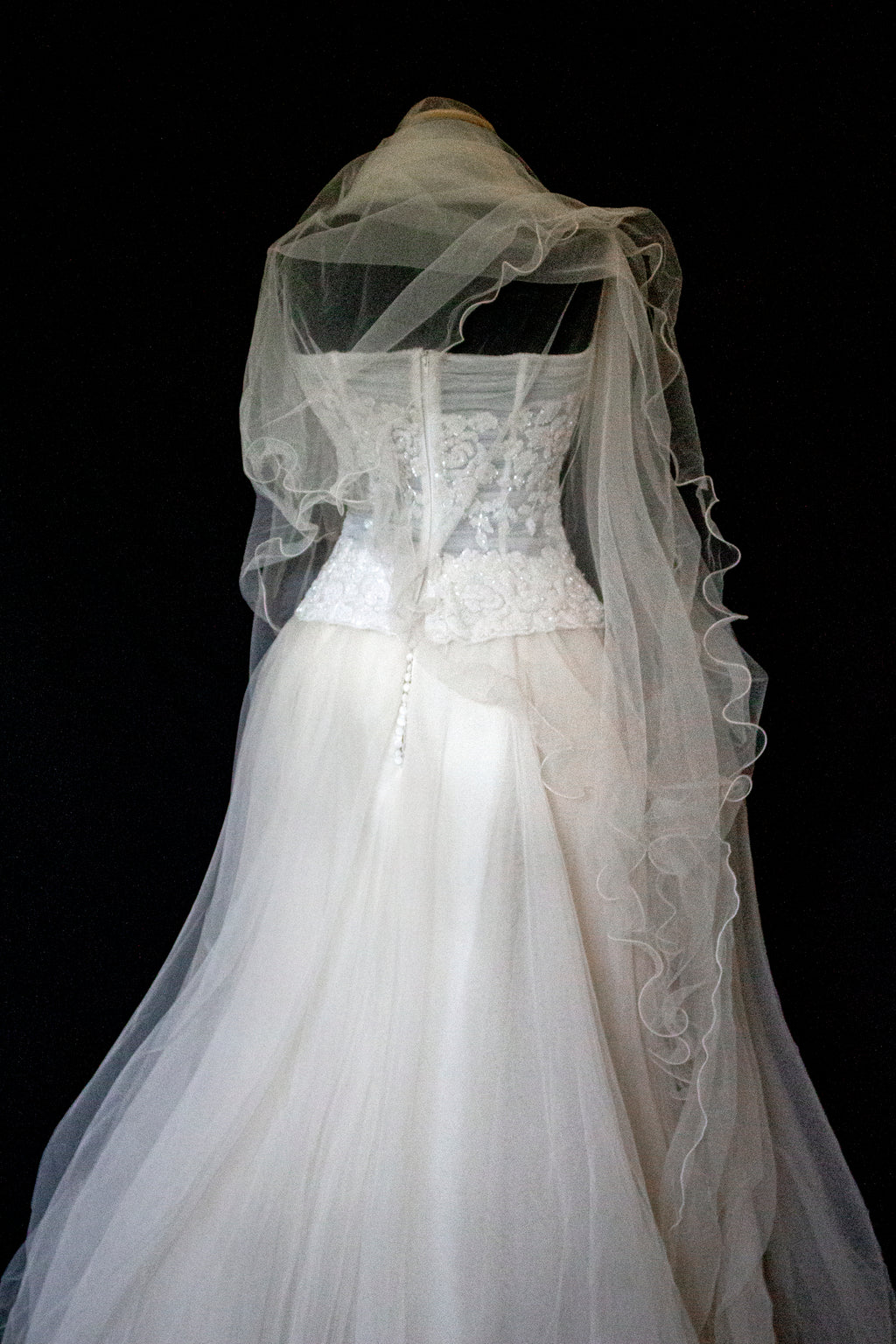 361 - VINTAGE PRINCESS WEDDING DRESS: ECRU SILK TULLE GOWN WITH EMBROIDERED STRAPLESS BODICE