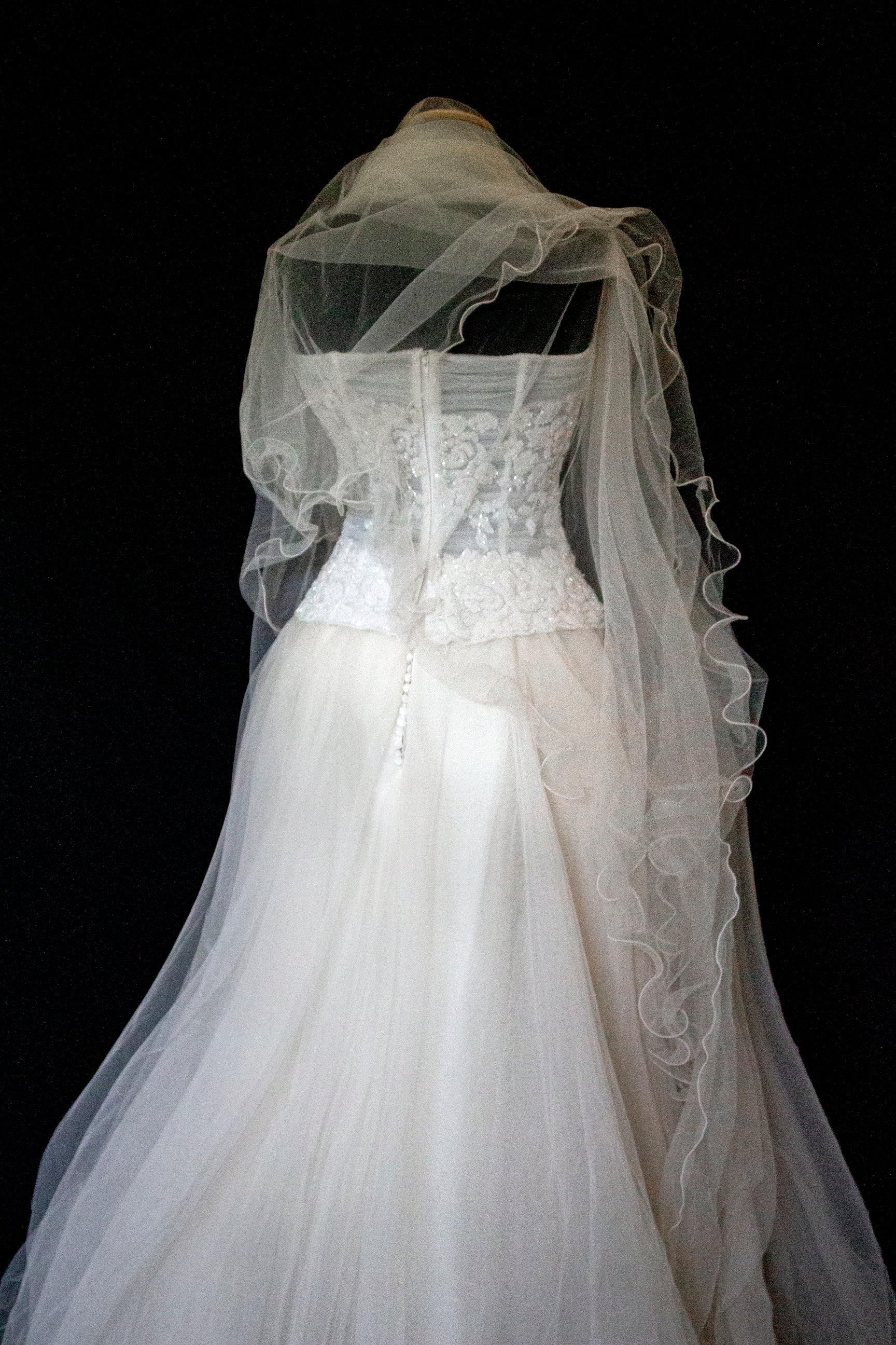 361 - VINTAGE PRINCESS WEDDING DRESS: ECRU SILK TULLE GOWN WITH EMBROIDERED STRAPLESS BODICE