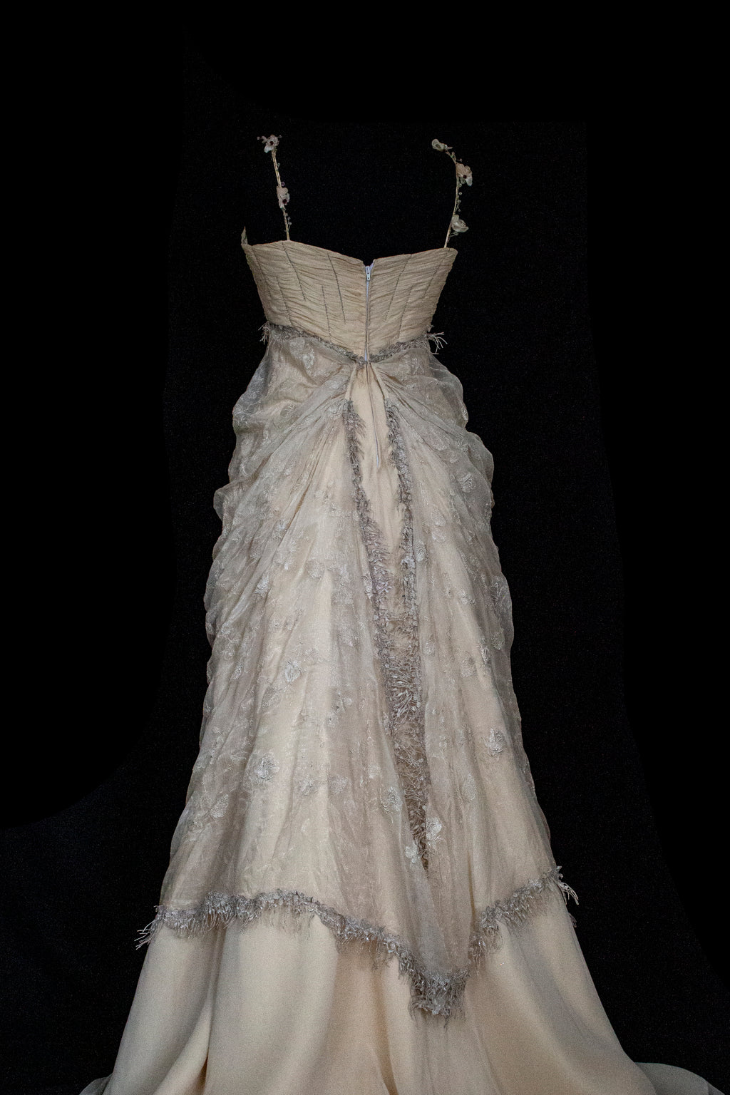 336 - DARK BEIGE SILK EMPIRE WEDDING DRESS: VINTAGE 90s GOWN WITH ROARING 20s DETAILS & SILVER EMBROIDERY - Vague atelier