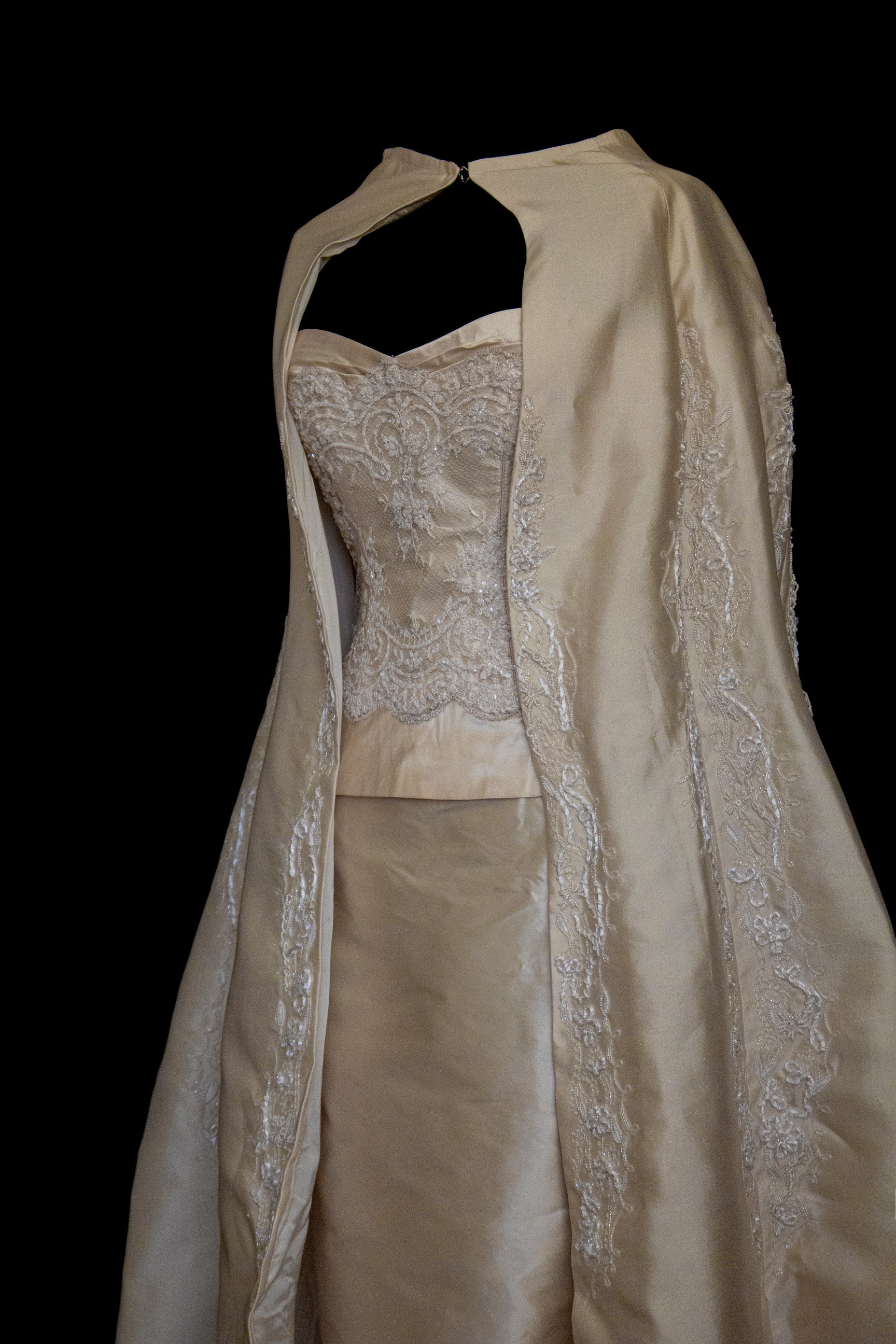 334 - IVORY SILK MIKADO VINTAGE WEDDING DRESS: COLUMN GOWN WITH EMBROIDERED CAPE & CRYSTALS - Vague atelier