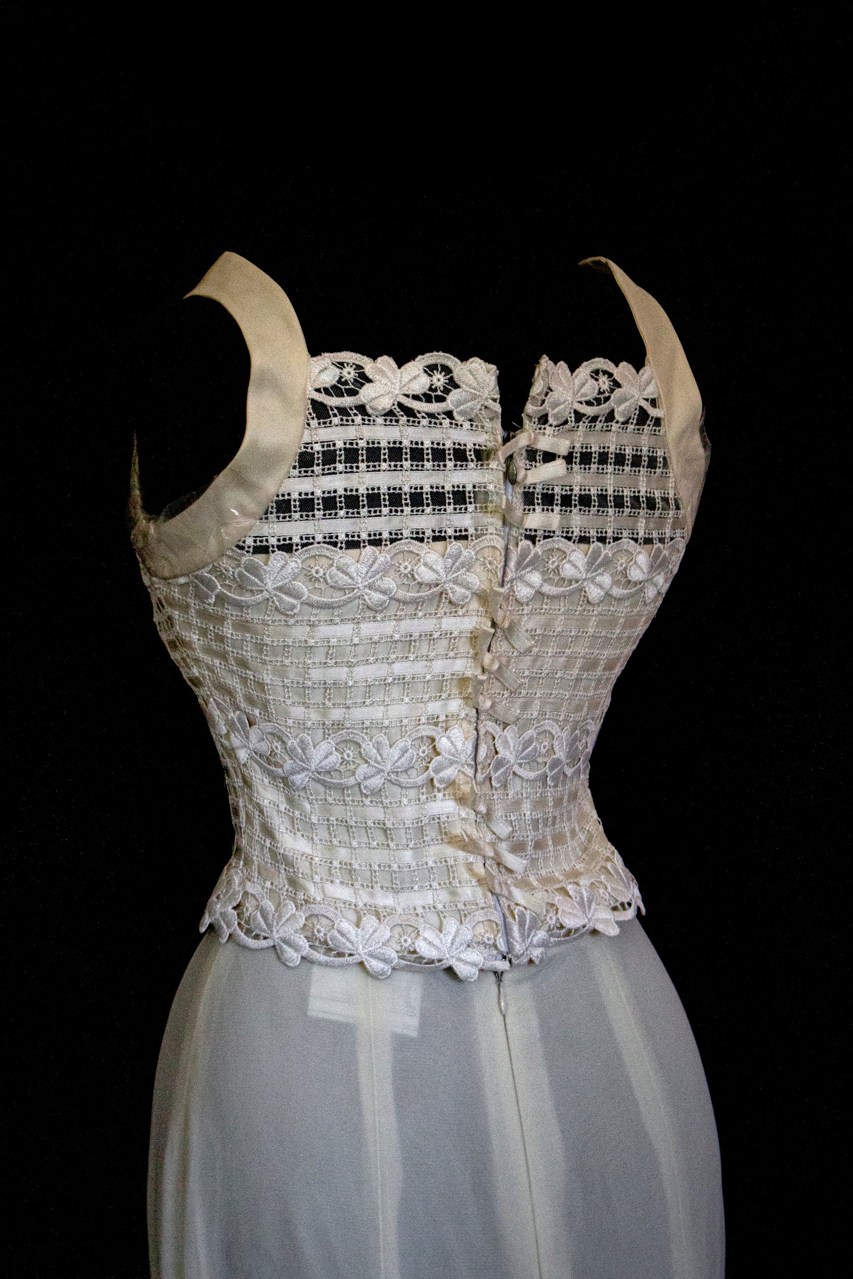 364 - VINTAGE 90s UPCYCLED TULLE AND MACRAME WEDDING DRESS: 2-PIECE ROMANTIC GOWN WITH FLOREAL LACE