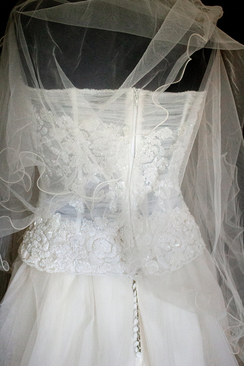 361 - VINTAGE PRINCESS WEDDING DRESS: ECRU SILK TULLE GOWN WITH EMBROIDERED STRAPLESS BODICE
