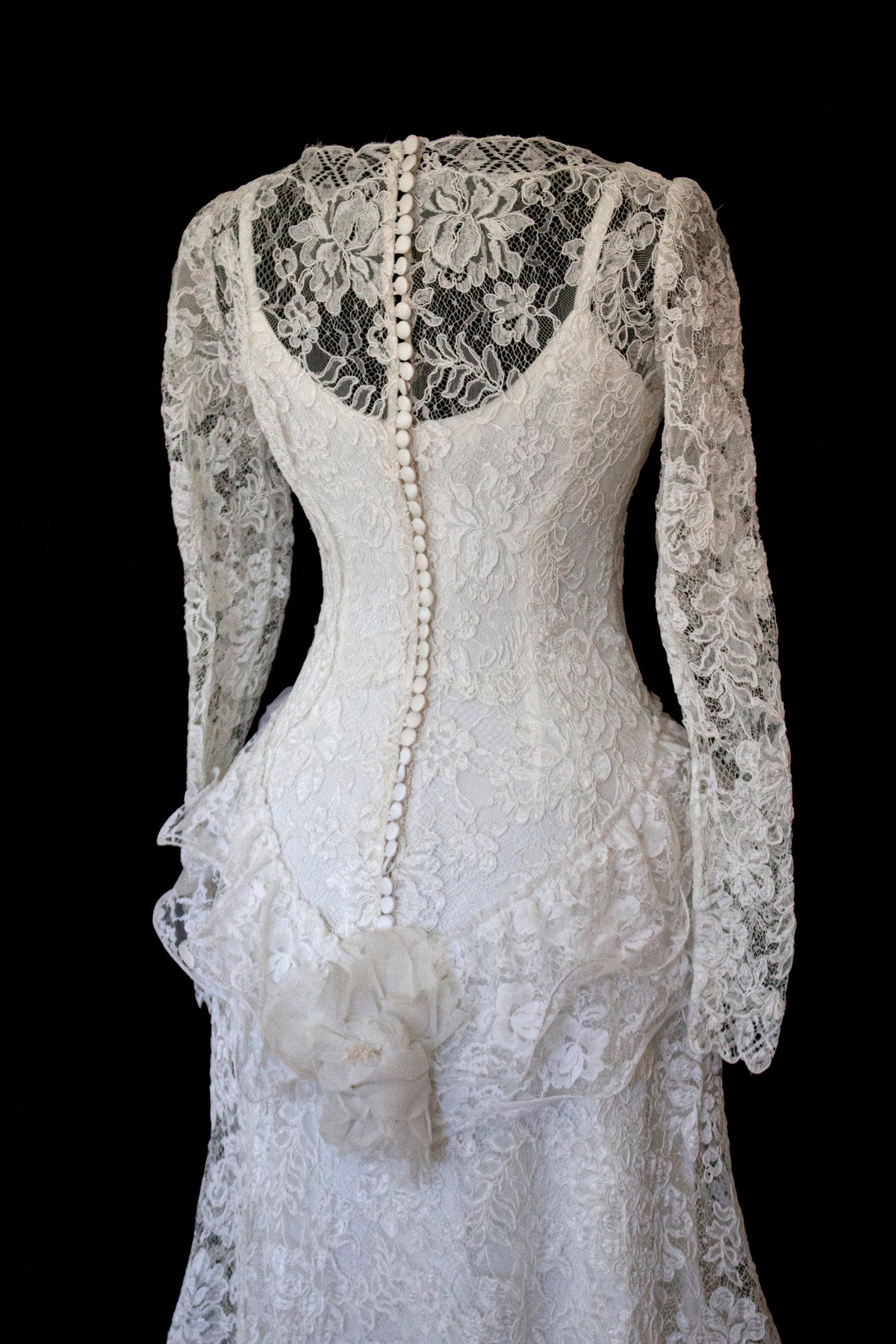 1980s Vintage Macramé Lace Sheath Wedding Dress | Full Train Gown - 377