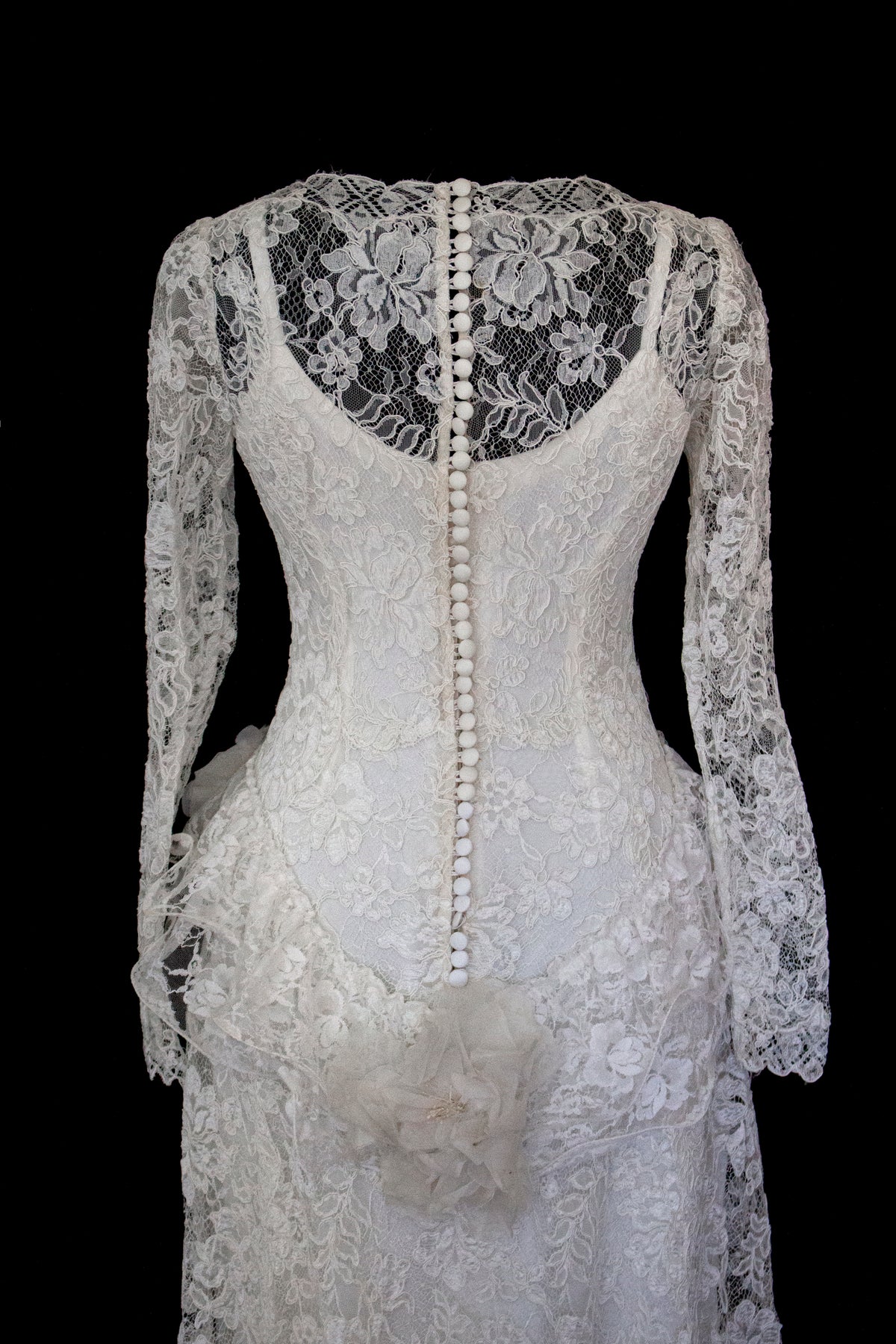 1980s Vintage Macramé Lace Sheath Wedding Dress | Full Train Gown - 377