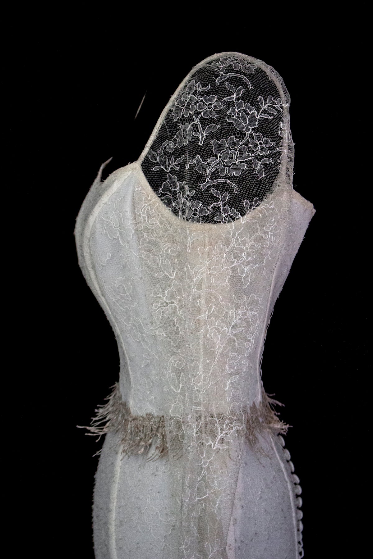 Vintage Chantilly Lace Mermaid Wedding Dress | Full Train Gown - 379