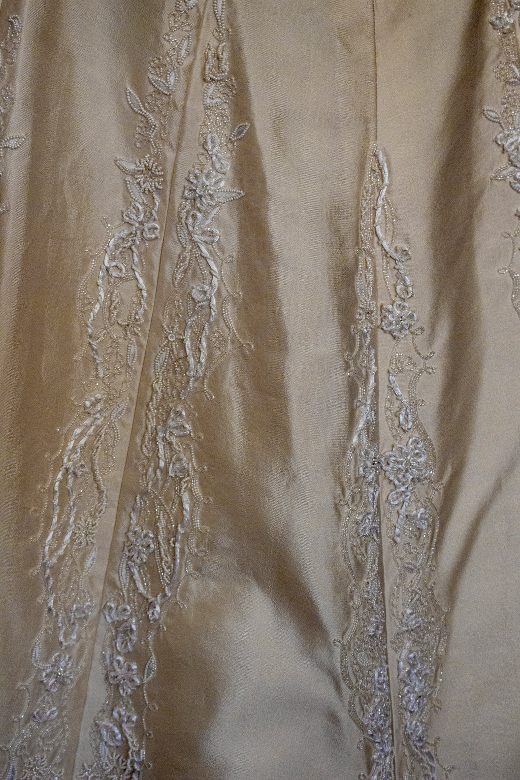 334 - IVORY SILK MIKADO VINTAGE WEDDING DRESS: COLUMN GOWN WITH EMBROIDERED CAPE & CRYSTALS - Vague atelier