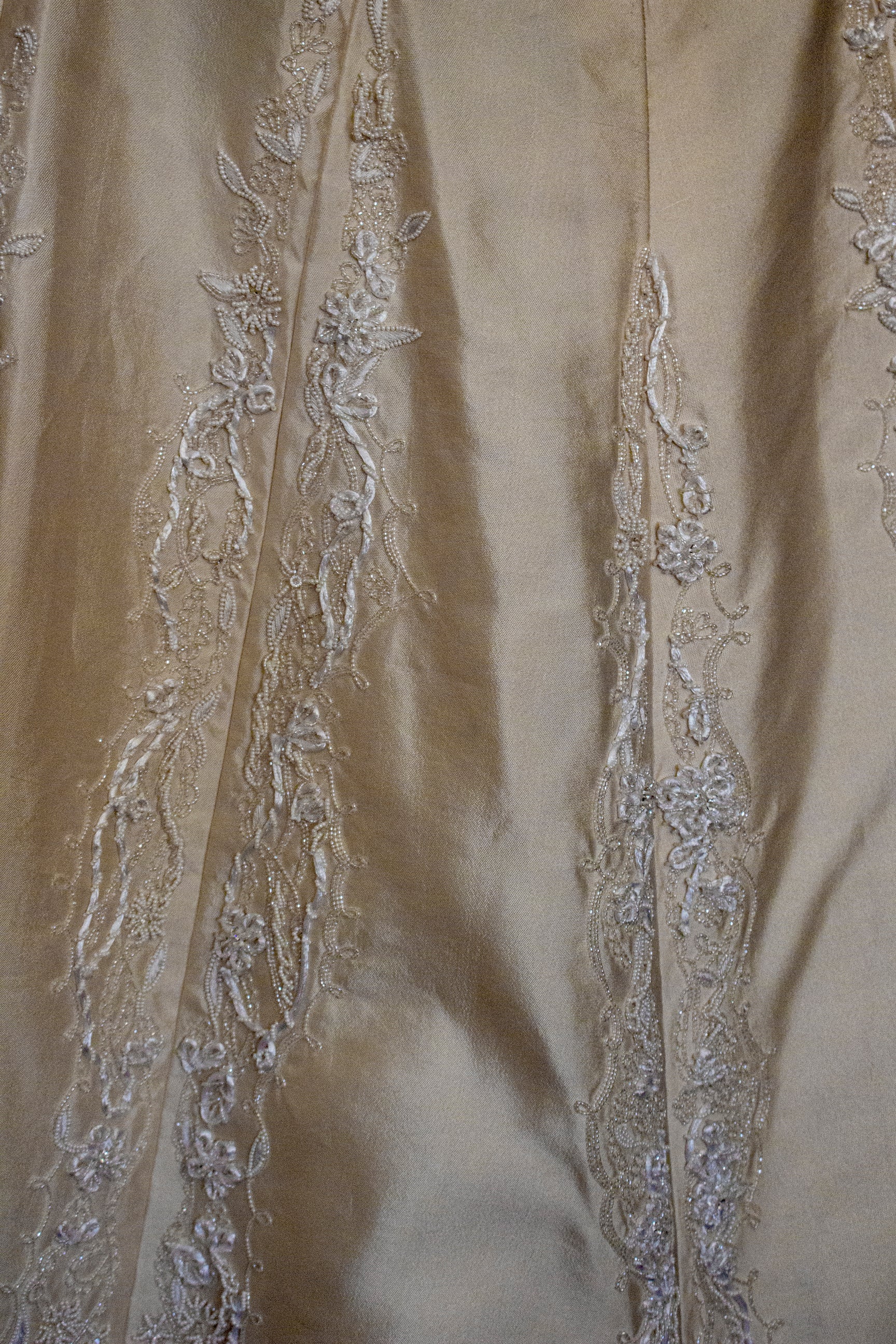 334 - IVORY SILK MIKADO VINTAGE WEDDING DRESS: COLUMN GOWN WITH EMBROIDERED CAPE & CRYSTALS - Vague atelier