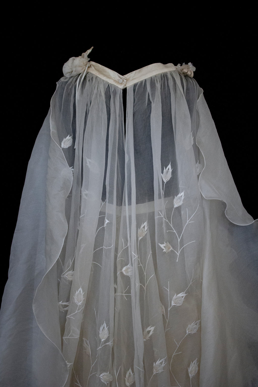 323 - BUCOLIC SILK ORGANDIE WEDDING SET: VINTAGE BUTTERFLY CAPE & DRAPED SKIRT - Vague atelier