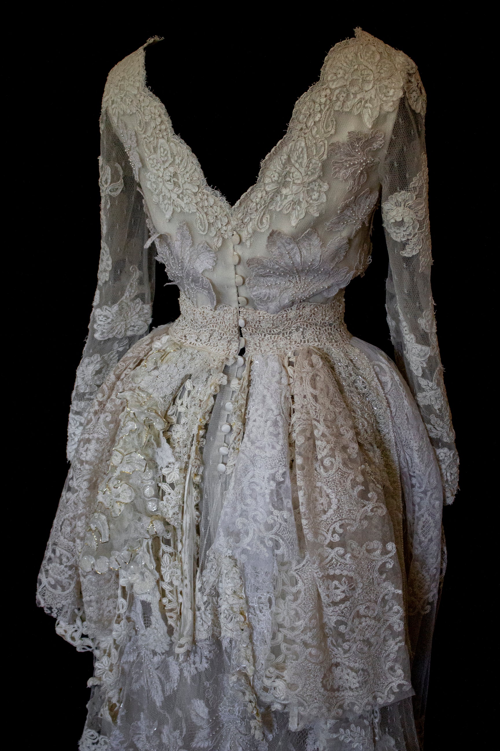 356 - VINTAGE 90s UPCYCLED LACE WEDDING DRESS: IVORY GOWN WITH POLKA DOT TULLE & ANTIQUE MACRAME DETAILS - Vague atelier