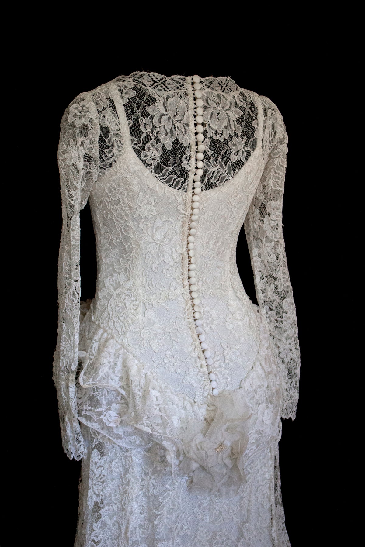 1980s Vintage Macramé Lace Sheath Wedding Dress | Full Train Gown - 377